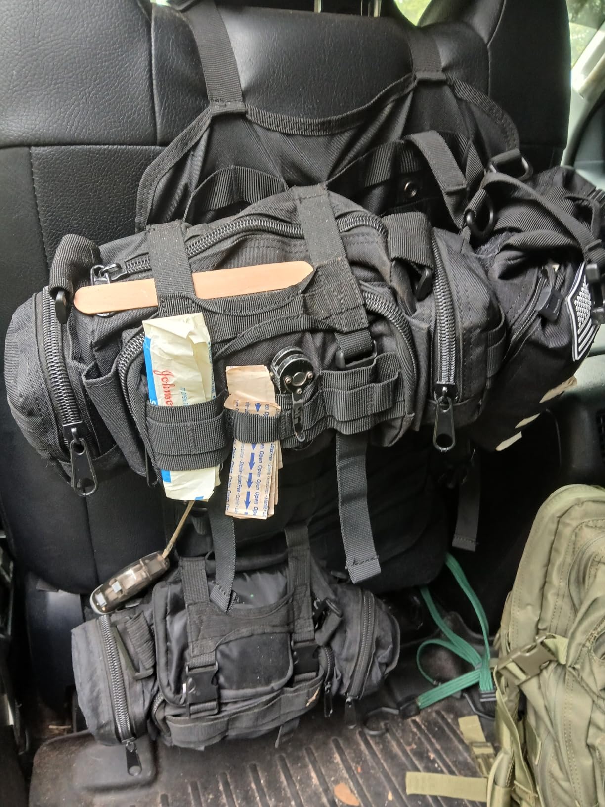 6 Pack Tactical Molle Car Seat Back Organizer - Tactical Vehicle Panel Organizer with 5 Detachable Molle Pouch for Car Truck Ford Jeep Vehicle, US Flag Patch and Keychain for Man customer photo 2