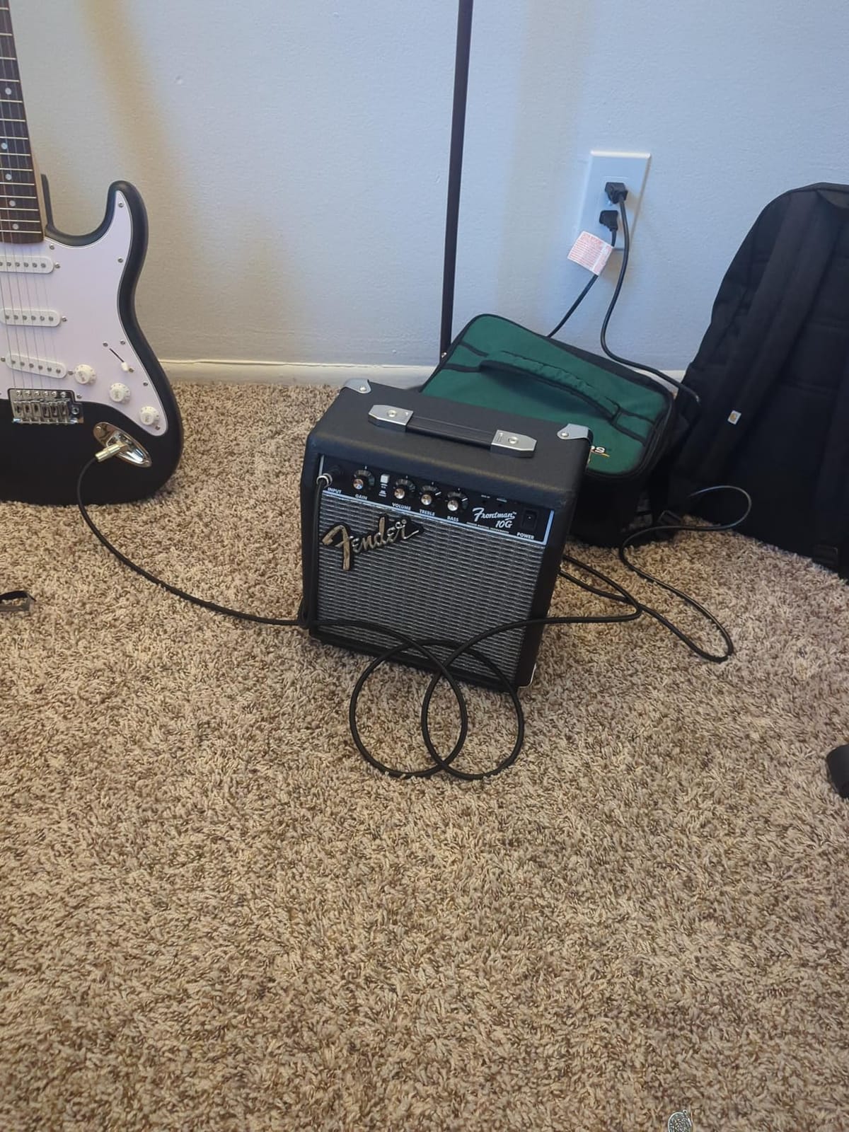 Fender Squier Debut Series Stratocaster Electric Guitar, Beginner Guitar, with 2-Year Warranty, Includes Free Lessons, Black with Matte Finish customer photo 1