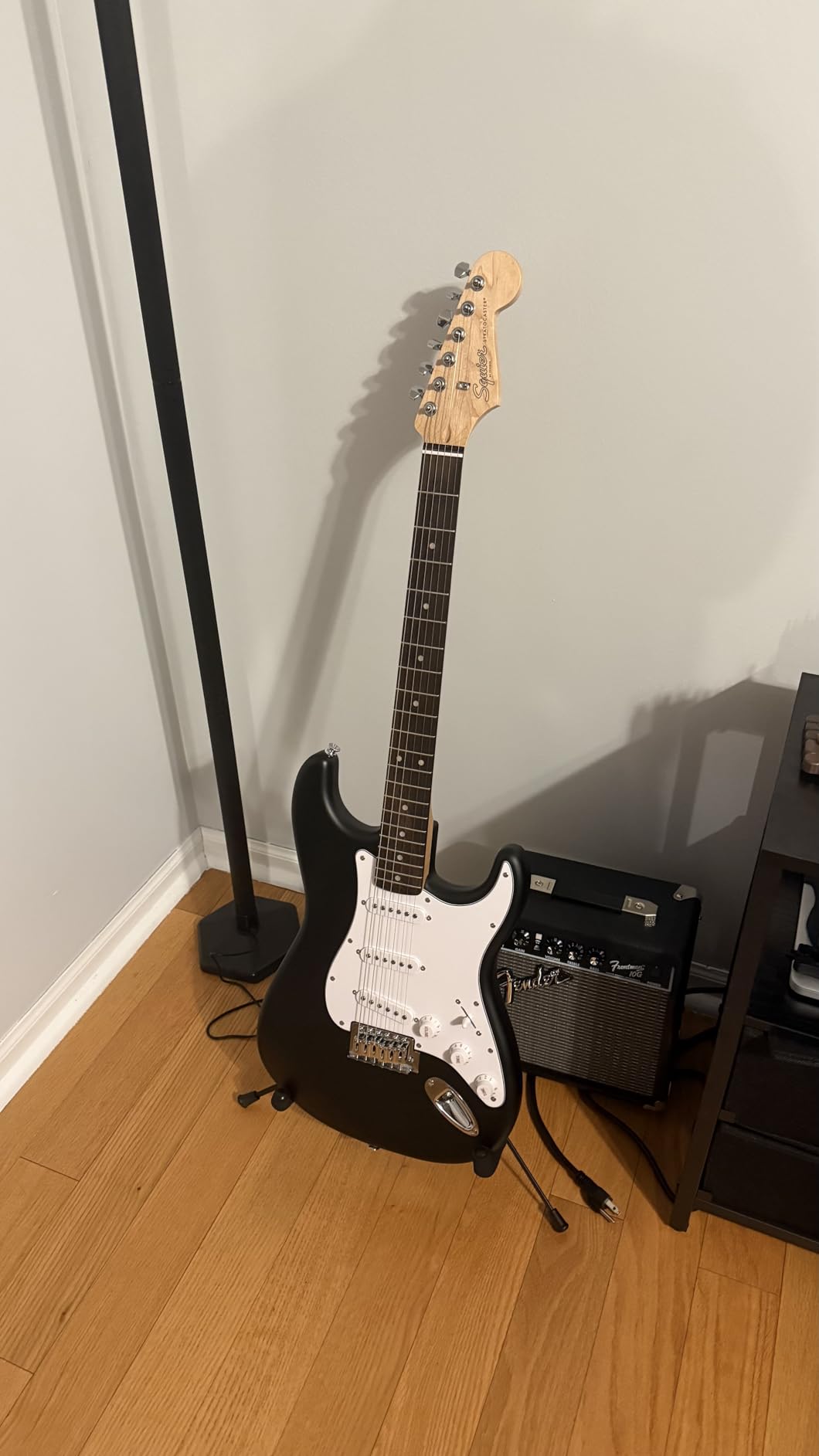 Fender Squier Debut Stratocaster Beginner Electric Guitar Kit, Matte Black | Complete starter pack with Frontman 10G amp, padded gig bag, strap, free lessons, 2-year warranty included customer photo 2
