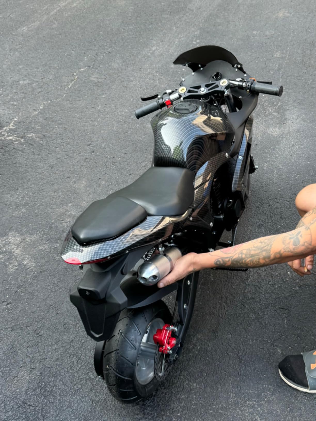 BESUFY 49cc 4-Stroke Pocket Rocket Motorcycle, Gas Pocket Motorbike with Front Rear Disc Brakes, Realistic Racing Max Speed 25MPH, Mini Bike Max Weight 440 LB, Dual Headlights, Kids Gift Black customer photo 2