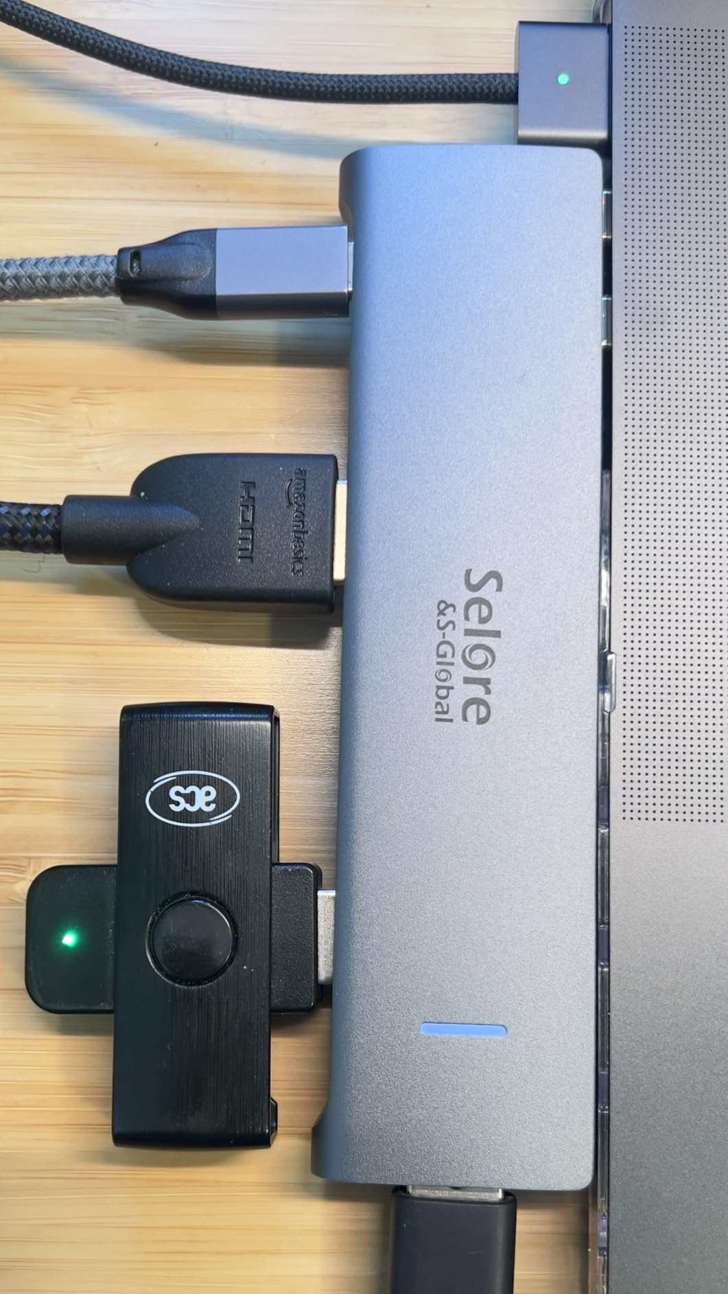 Selore USB C Docking Station Dual Monitor, 14-in-1 Laptop Docking Station | Docking Station 3 Monitors with 2 HDMI, VGA, 10G USB A/C, 100W PD, 6 USB A/C Ports, USB C Hub Multiport Adapter for Windows customer photo 1