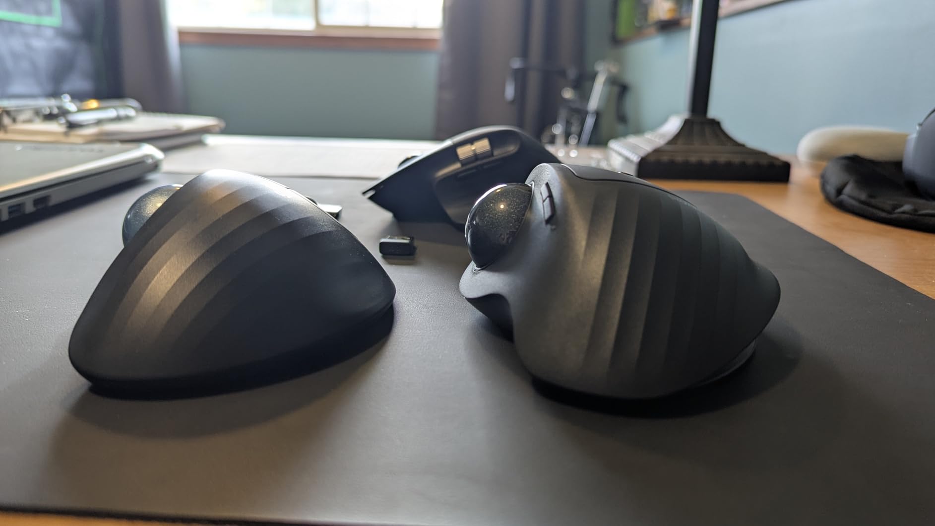 ProtoArc EM01 NL Wireless Trackball Mouse, Rechargeable Thumb Control, Gray | 0/20 Degree Adjustable Angle to Reduce Fatigue, Triple-Device Bluetooth & 2.4G USB-A for Office Use, Silent Click, Easy to Clean customer photo 2