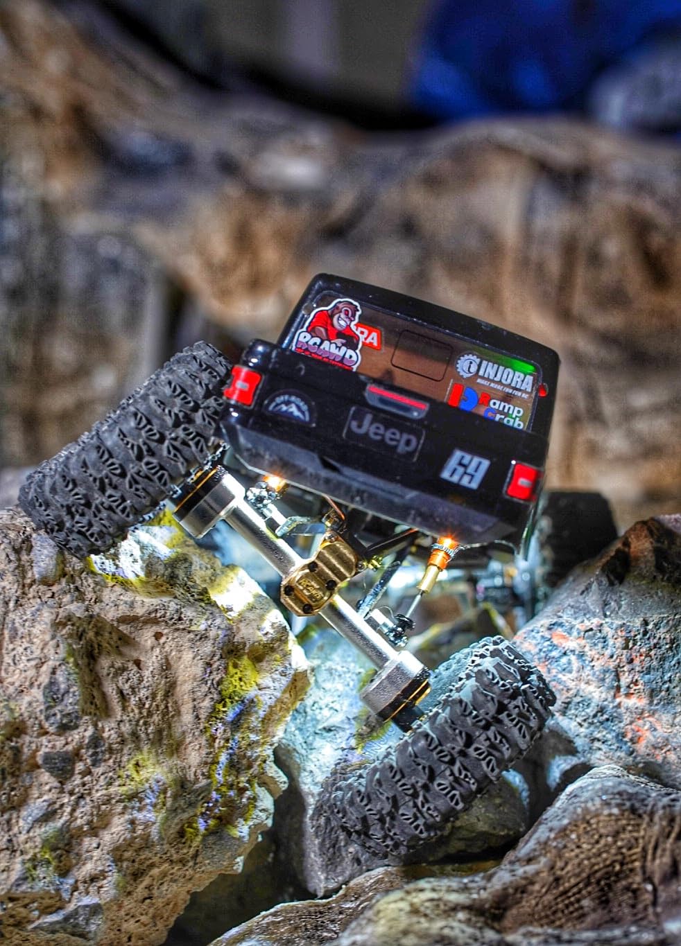 Axial SCX24 Jeep Gladiator RC Truck 4WD Rock Crawler Green AXI00005V2T3 | Brushed, RTR Ready-To-Run, Nothing Needed to Complete customer photo 2