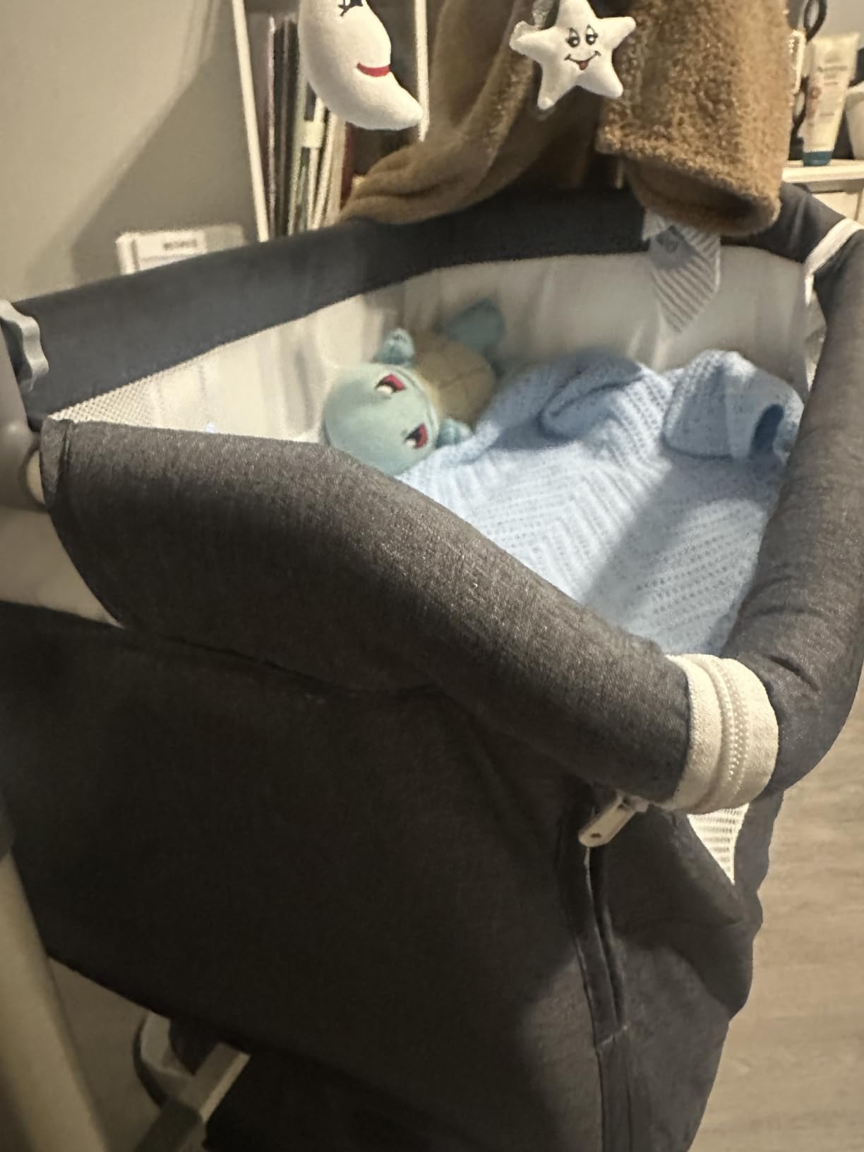 Electric Bluetooth Smart Baby Bedside Crib, Bassinet for Co-Sleeping, Infant Bedside Sleeper Cot, Convertible Foldable Baby Crib with Remote Control, Music and 5 Swaying Gears (601 Grey) customer photo 2