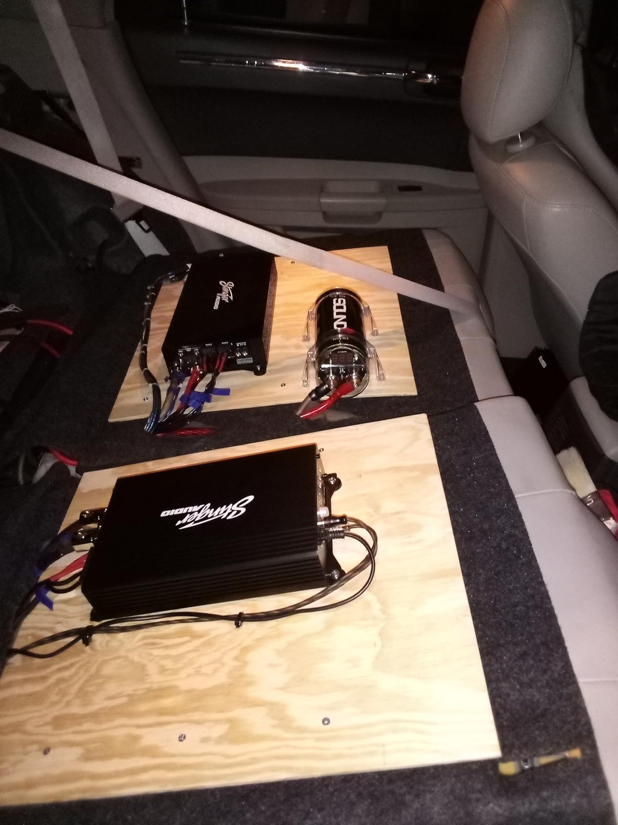 Stinger Audio MT-1000.5 Compact Digital Class D 1200W RMS 5-Channel Car Audio Amplifier with Bass Knob Remote Control, Bass Boost, HEXFET MOSFET, High/Low Pass Crossover, Subsonic Filter customer photo 1