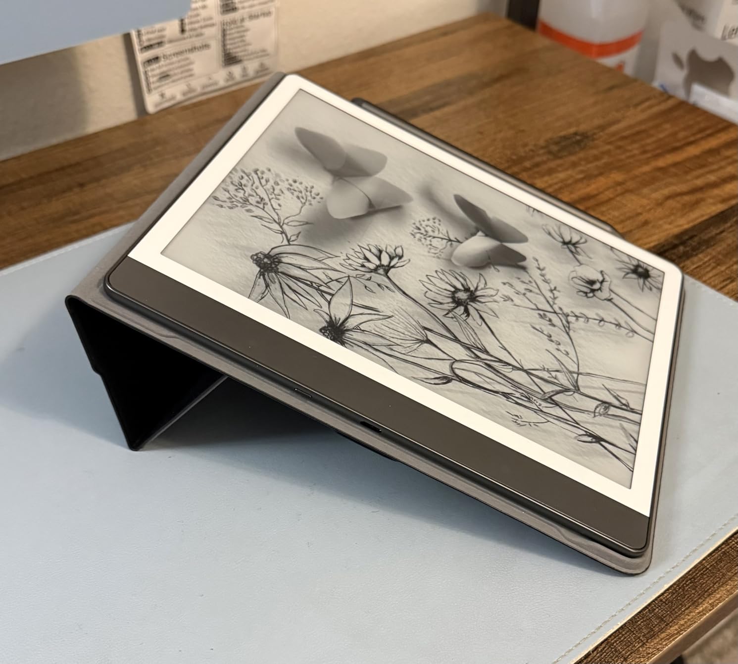 Amazon Kindle Scribe (64GB) - Your notes, documents and books, all in one place. With built-in AI notebook summarization. Includes Premium Pen - Tungsten customer photo 2
