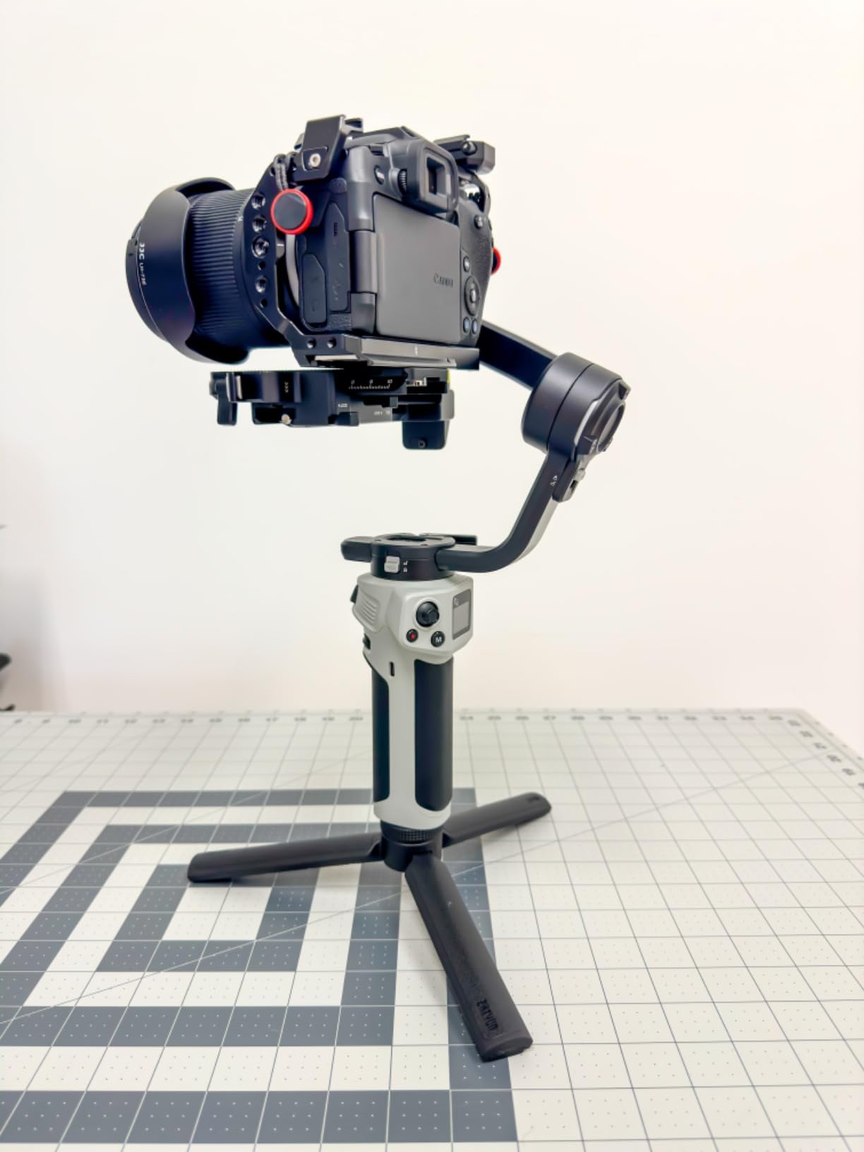 ZHIYUN CINEPEER Weebill 3E, 3-Axis Lightweight Gimbal Stabilizer for DSLR & Mirrorless Camera Canon/Sony/Panasonic/Nikon, 3KG Payload, Native Vertical Shooting, Bluetooth Shutter Control customer photo 2