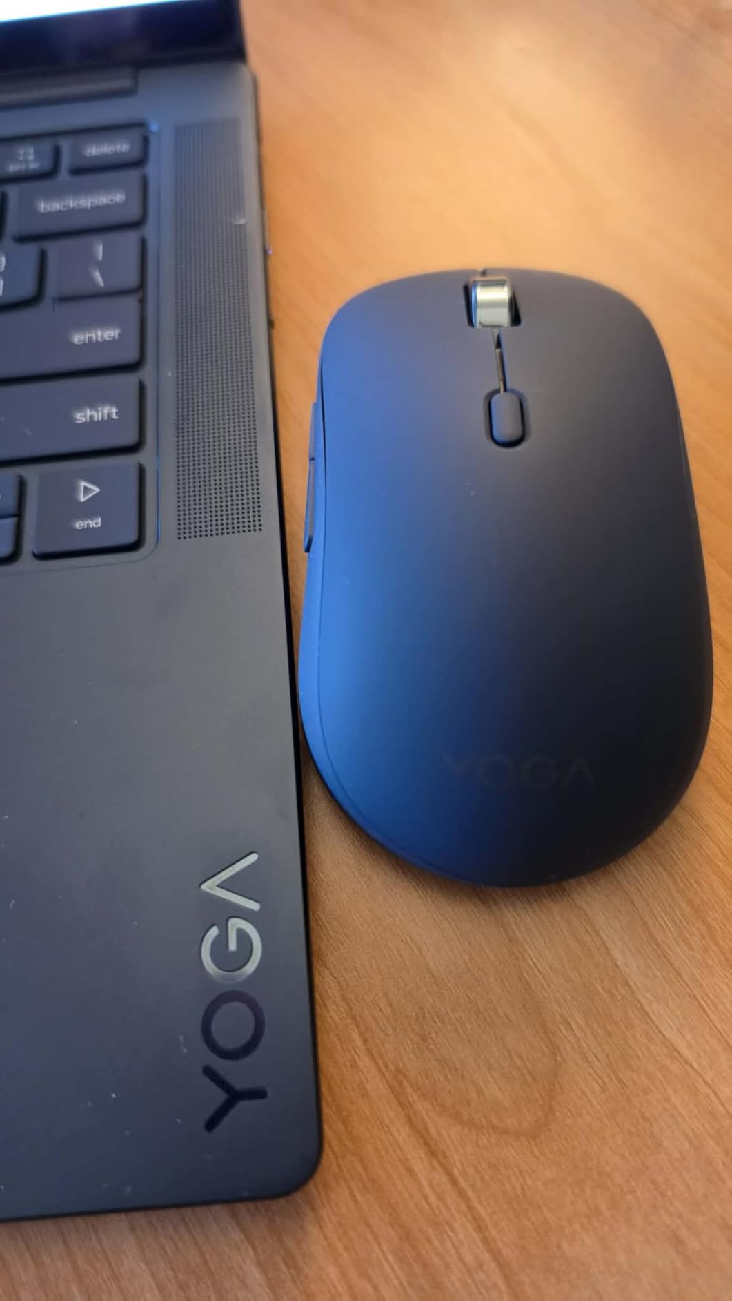 Lenovo Yoga Pro Mouse, Bluetooth, USB-C Rechargable, Dual Mode Bluetooth, Tidal Teal customer photo 1