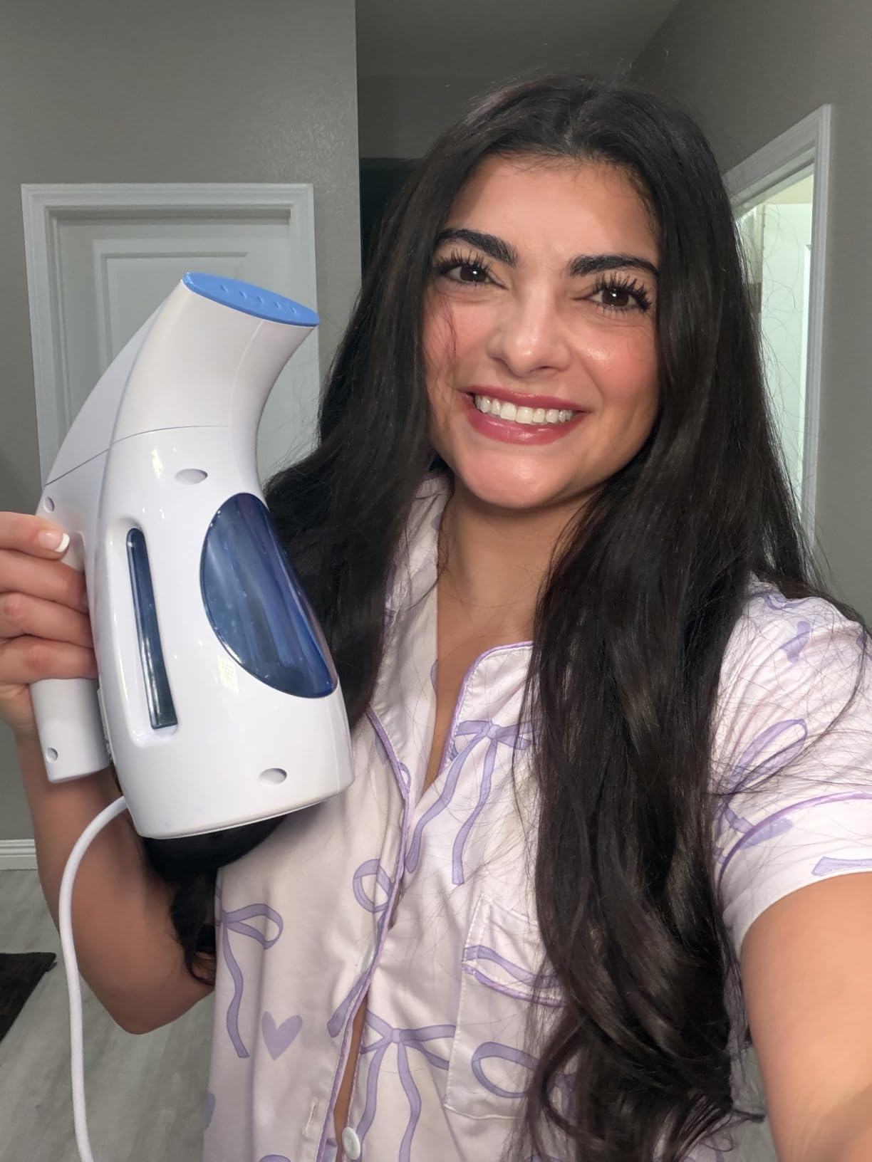HiLIFE Steamer for Clothes, Portable Handheld Design, 240ml Big Capacity, 700W, Strong Penetrating Steam, Removes Wrinkle, for Home, Office(ONLY FOR 120V)-Black customer photo 2