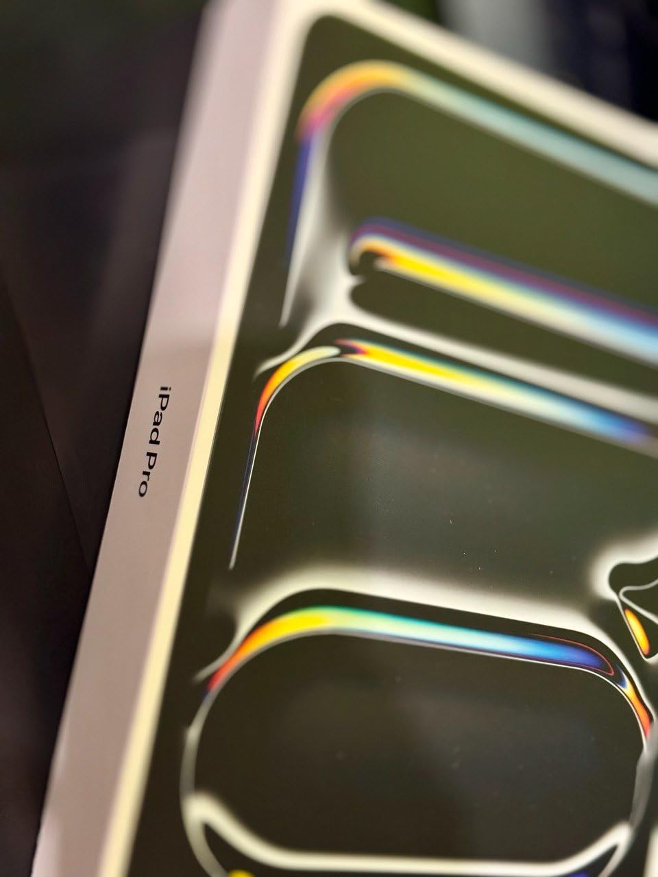 Apple iPad Pro 13-Inch (M4): Built for Apple Intelligence, Ultra Retina XDR Display, 512GB, 12MP Front/Back Camera, LiDAR Scanner, Wi-Fi 6E, Face ID, All-Day Battery Life - Space Black customer photo 1