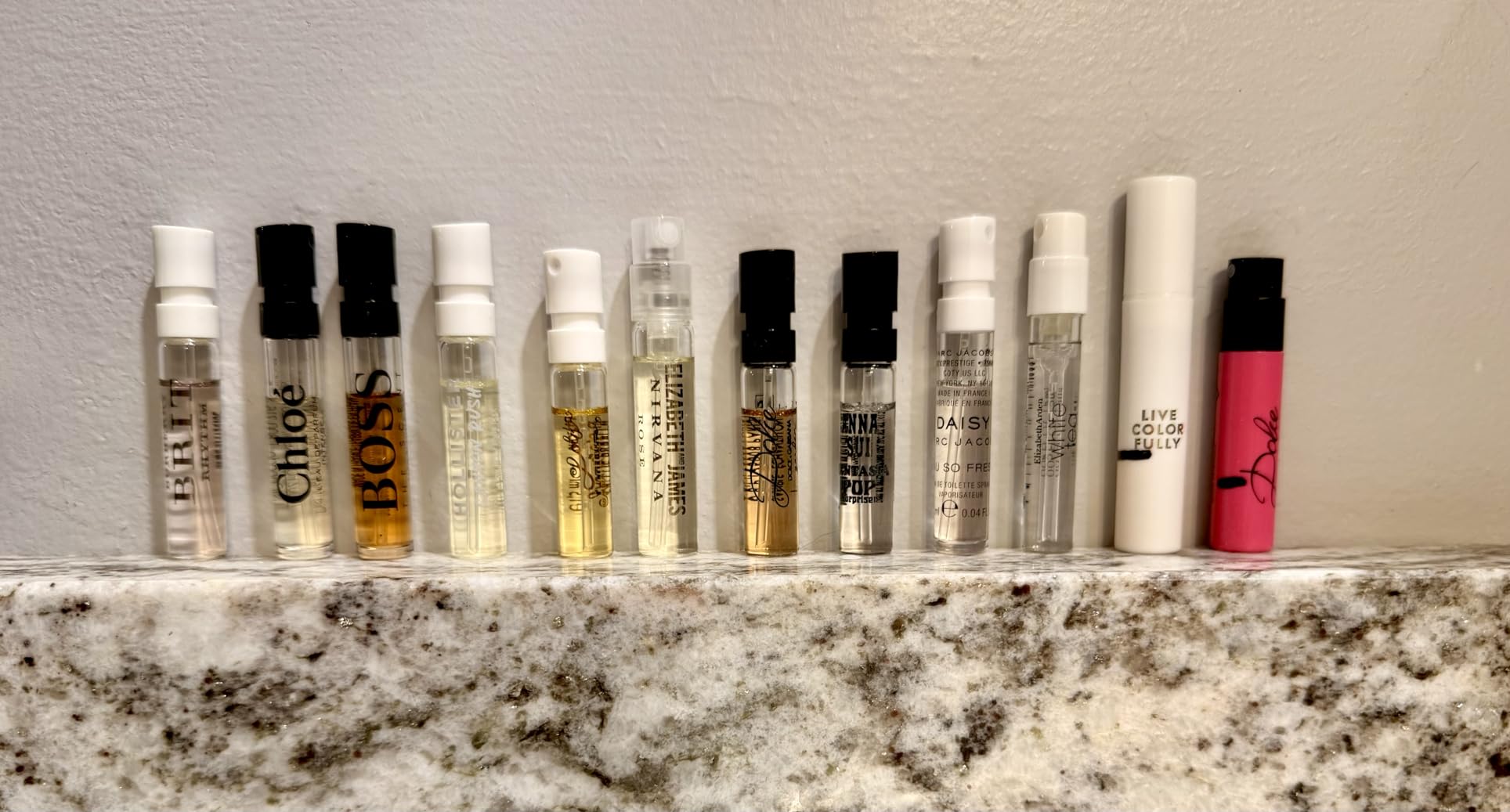 JRoBeauty Perfume High End Fragrance Samples Set for Women - (Pack of 12 Sample Vials) customer photo 1