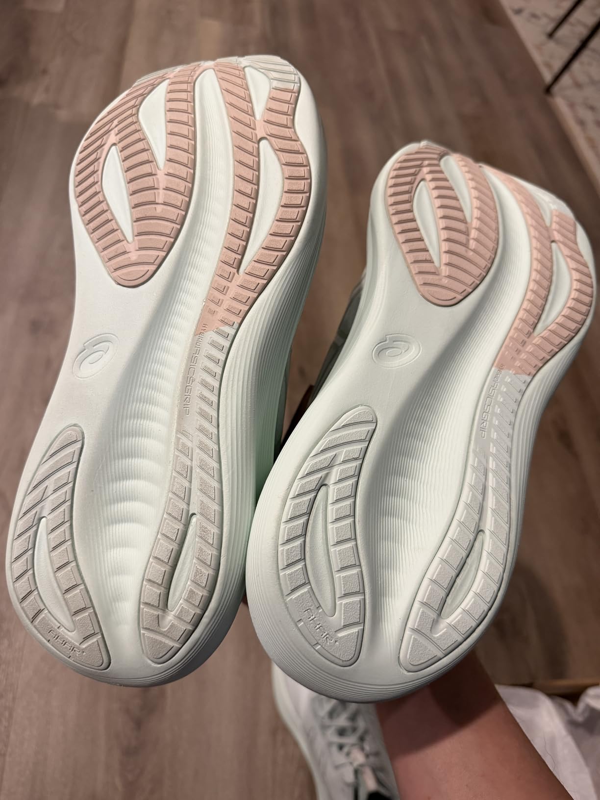 ASICS Men's Gel-Nimbus 27 Running Shoes customer photo 2