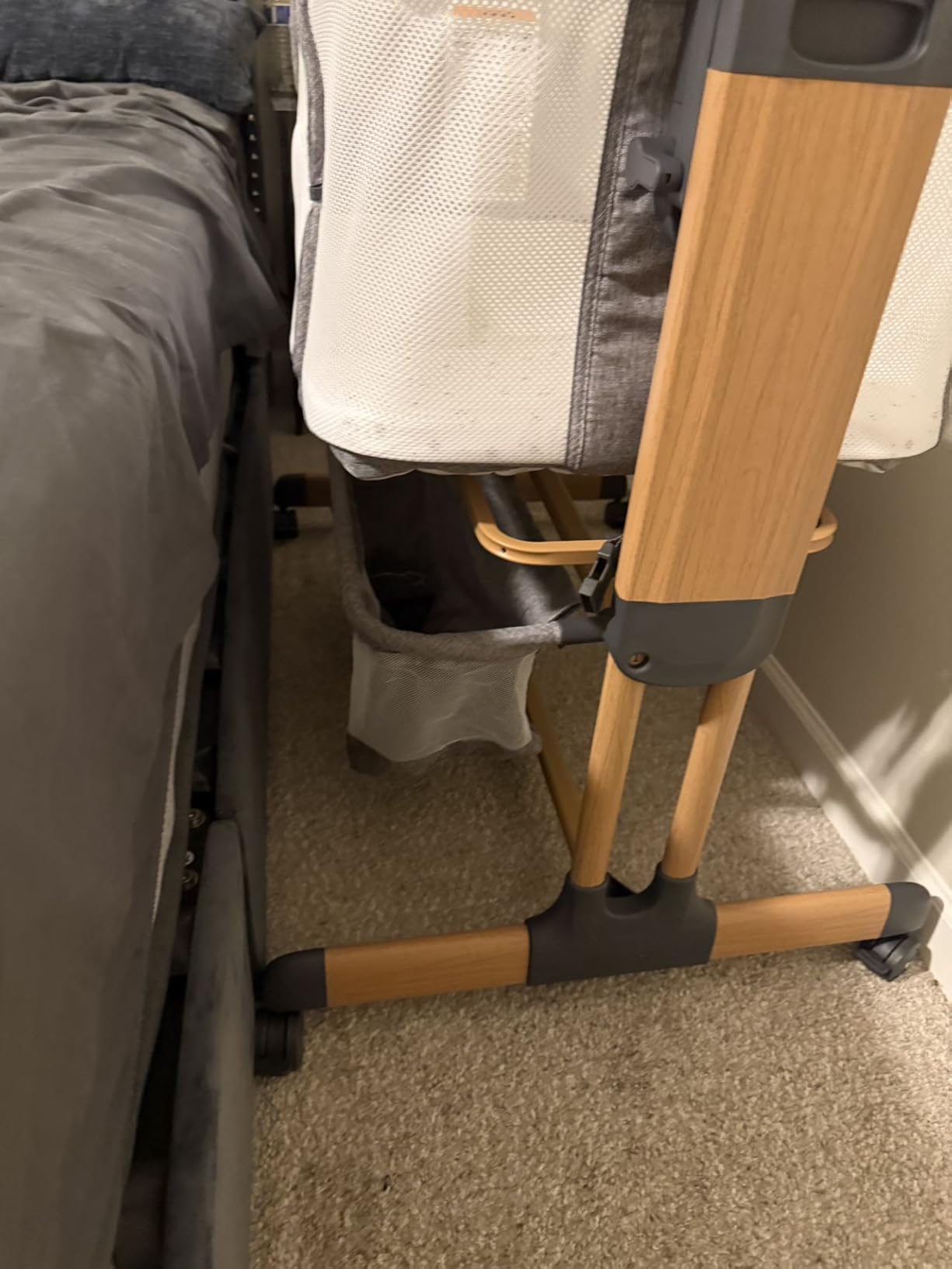 Ezebaby 3-in-1 Baby Bassinet, Rocking Baby Bassinets Bedside Sleeper, Adjustable Portable Crib for Newborn Infant with Wheels Storage Basket and Mesh Sides customer photo 2