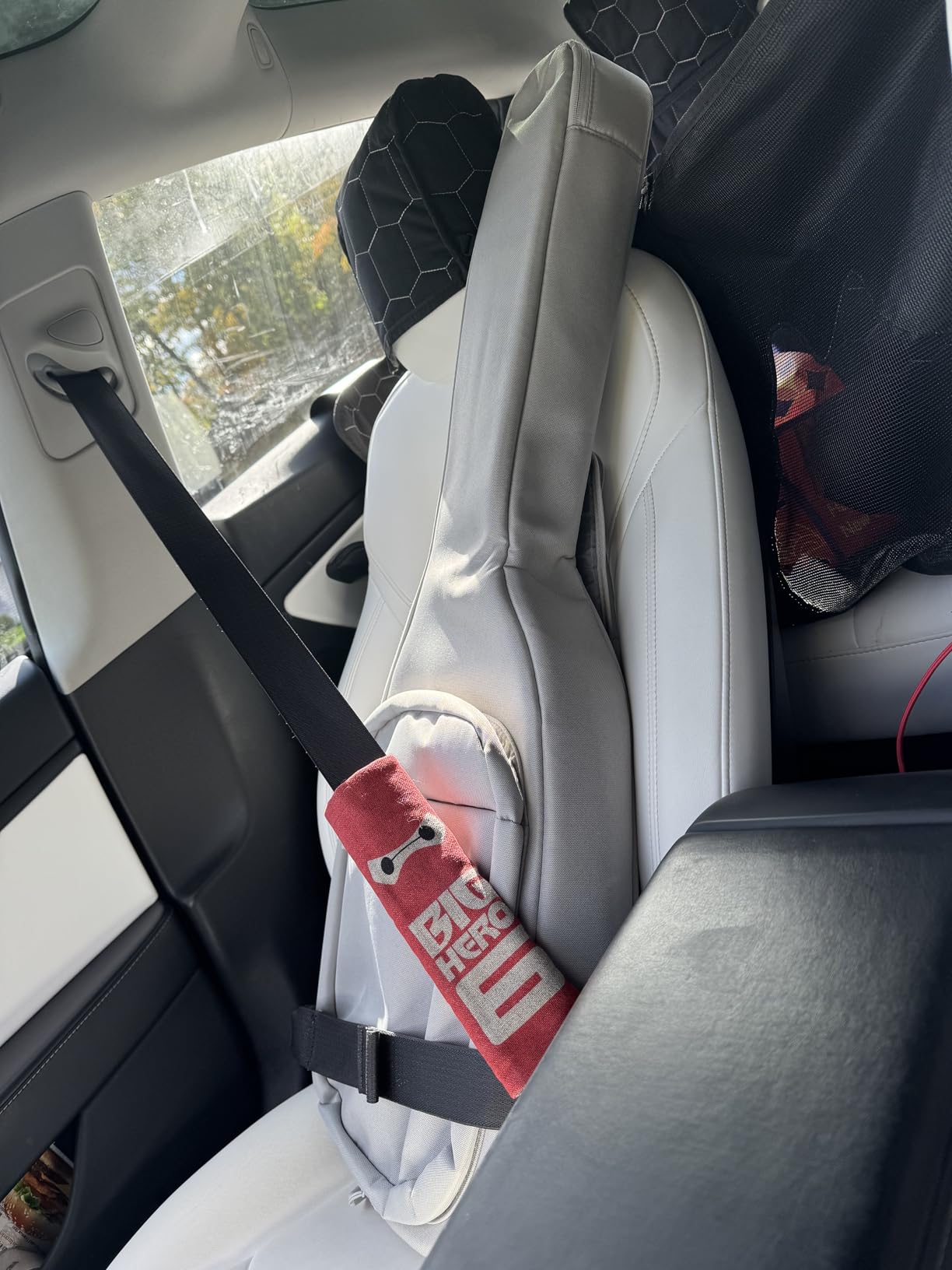 LAVA ME AIR Portable Carbon Fiber Electric-Acoustic Guitar. Travel Guitar for Beginners with Onboard Effects and Magnetic Pickup. Black customer photo 2