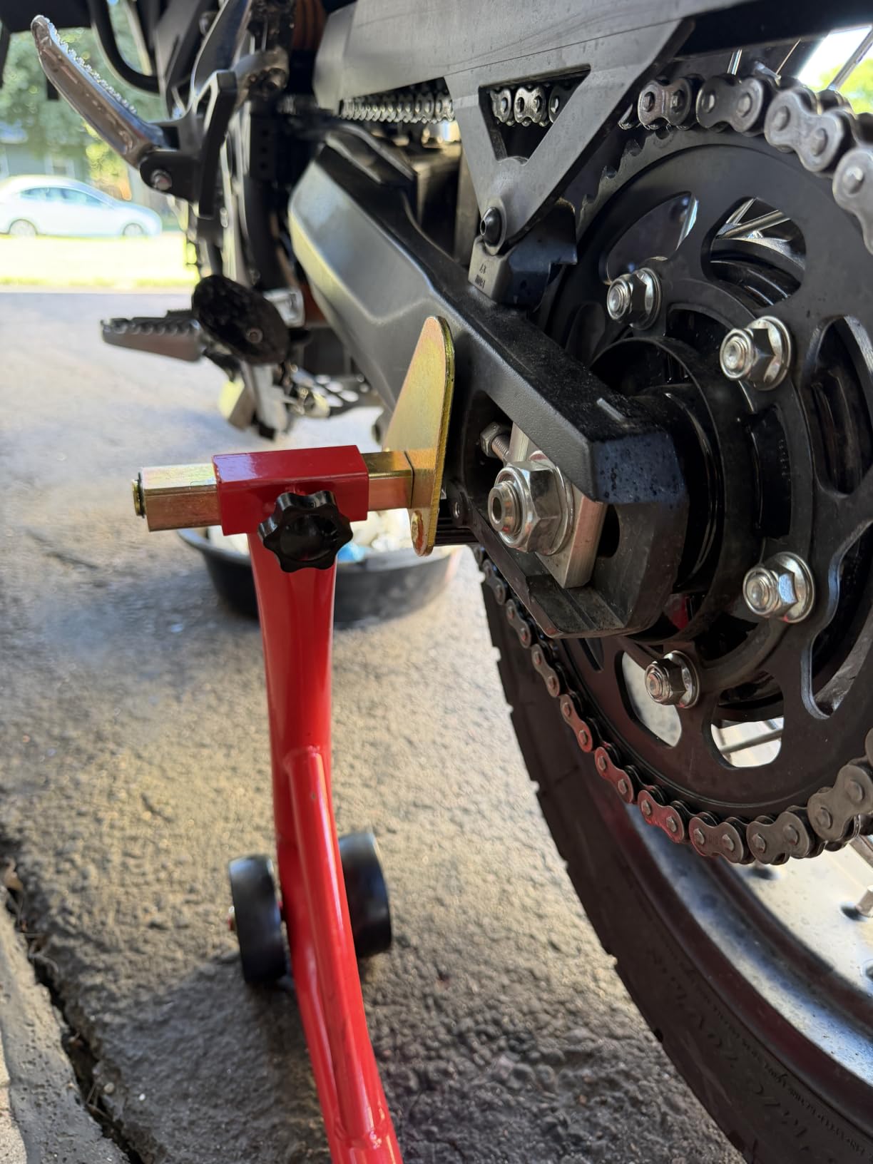 Jack Boss Motorcycle Stand Rear Combo Wheel Lift Stand, 500Lbs Capacity, Swingarm Spool Paddock Stand for Sport Bike, Fit for Yamaha, Honda, Kawasaki customer photo 1