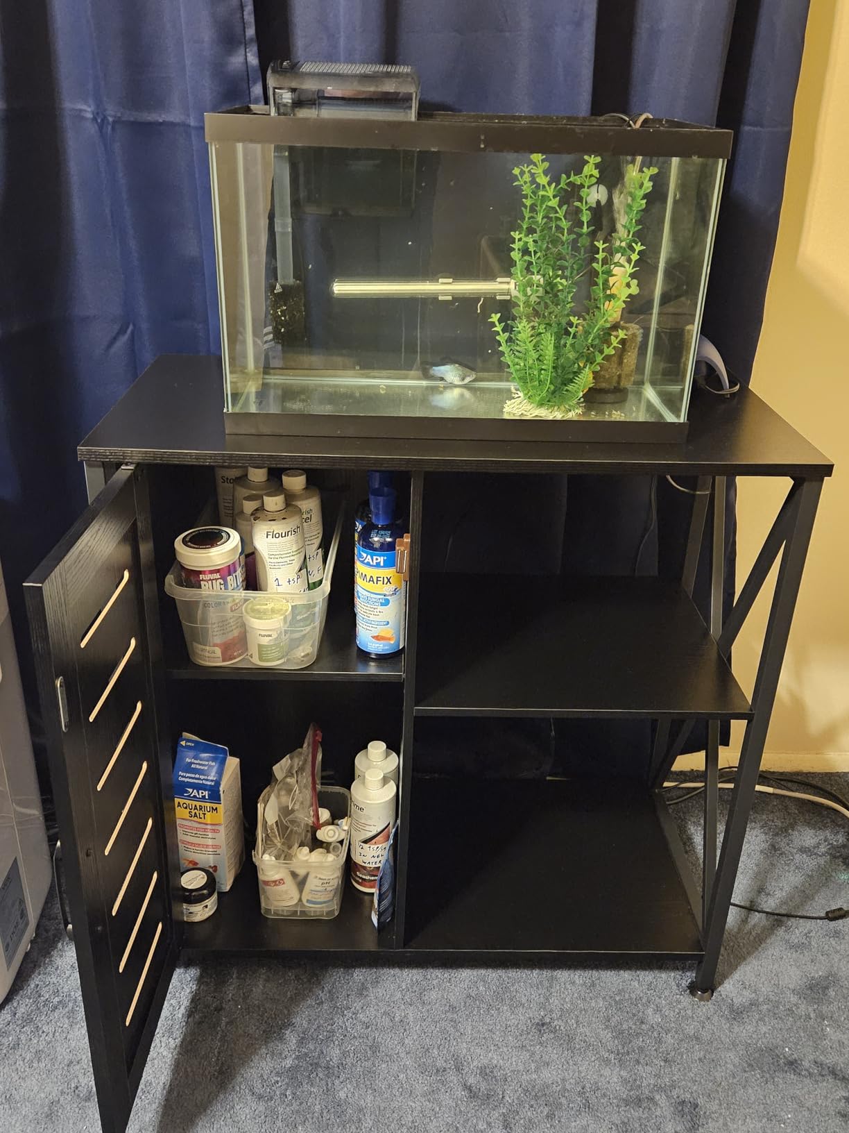 Herture 20-29 Gallon Fish Tank Stand, Aquarium Stand with Cabinet Accessories Storage, Heavy Duty Metal Frame, 31.49