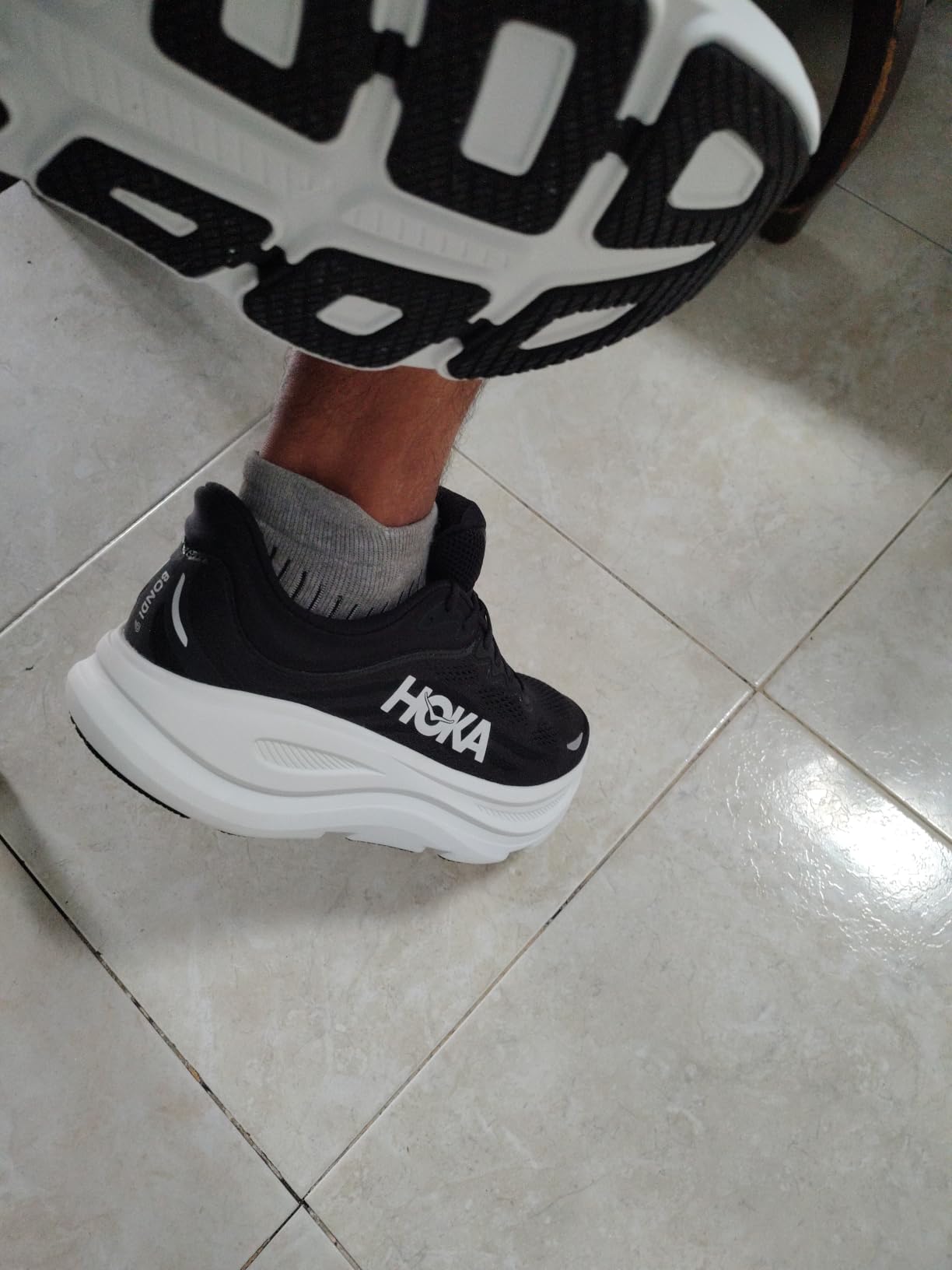 Hoka Men's Bondi 9 customer photo 2