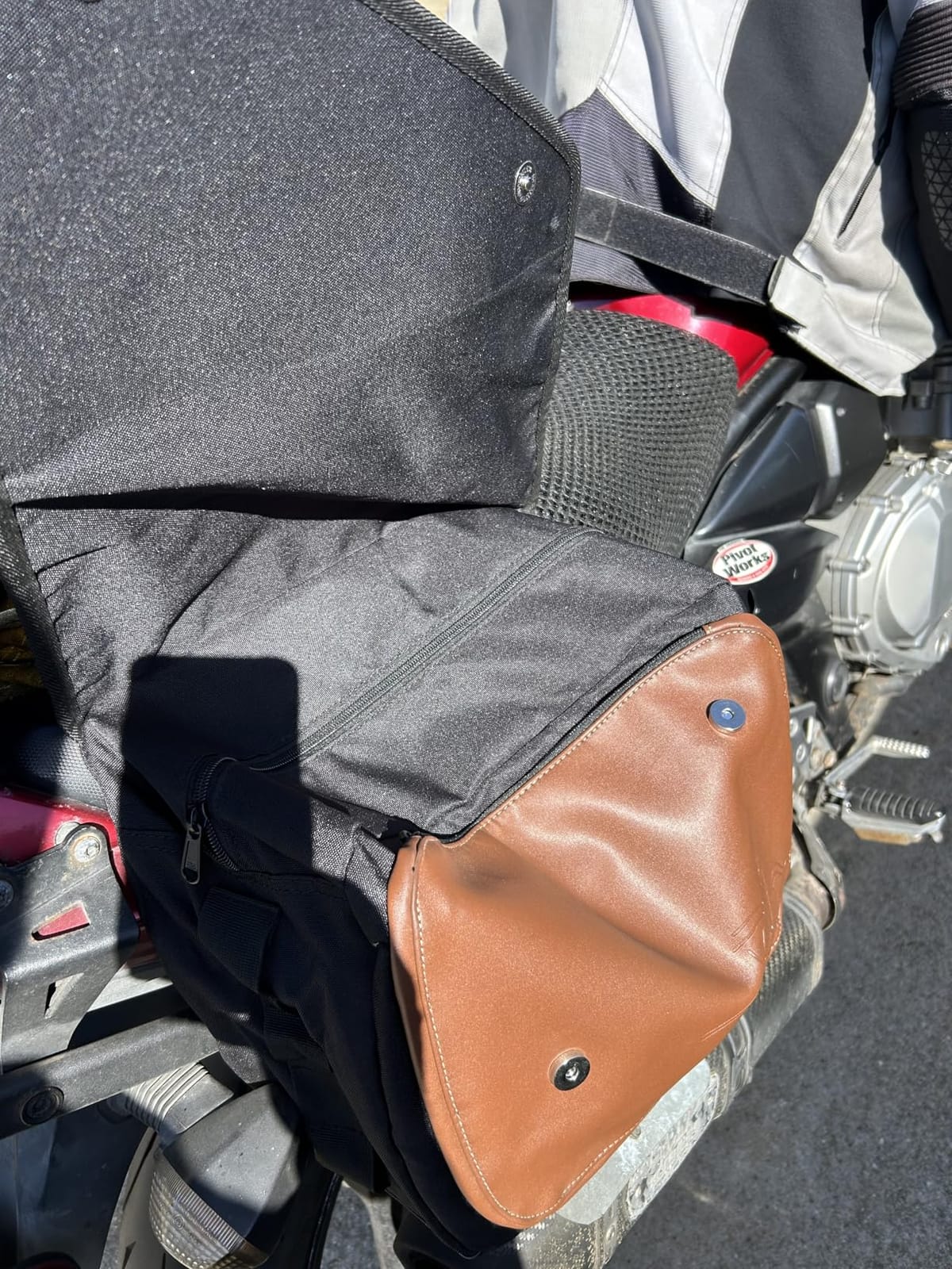 KEMIMOTO Motorcycle Saddlebags 40L(20Lx2) Large Capacity | Detachable Side Saddle Bags Motorcycle Panniers Bags with Protective Cover Universal Luggage Bag, Black customer photo 2