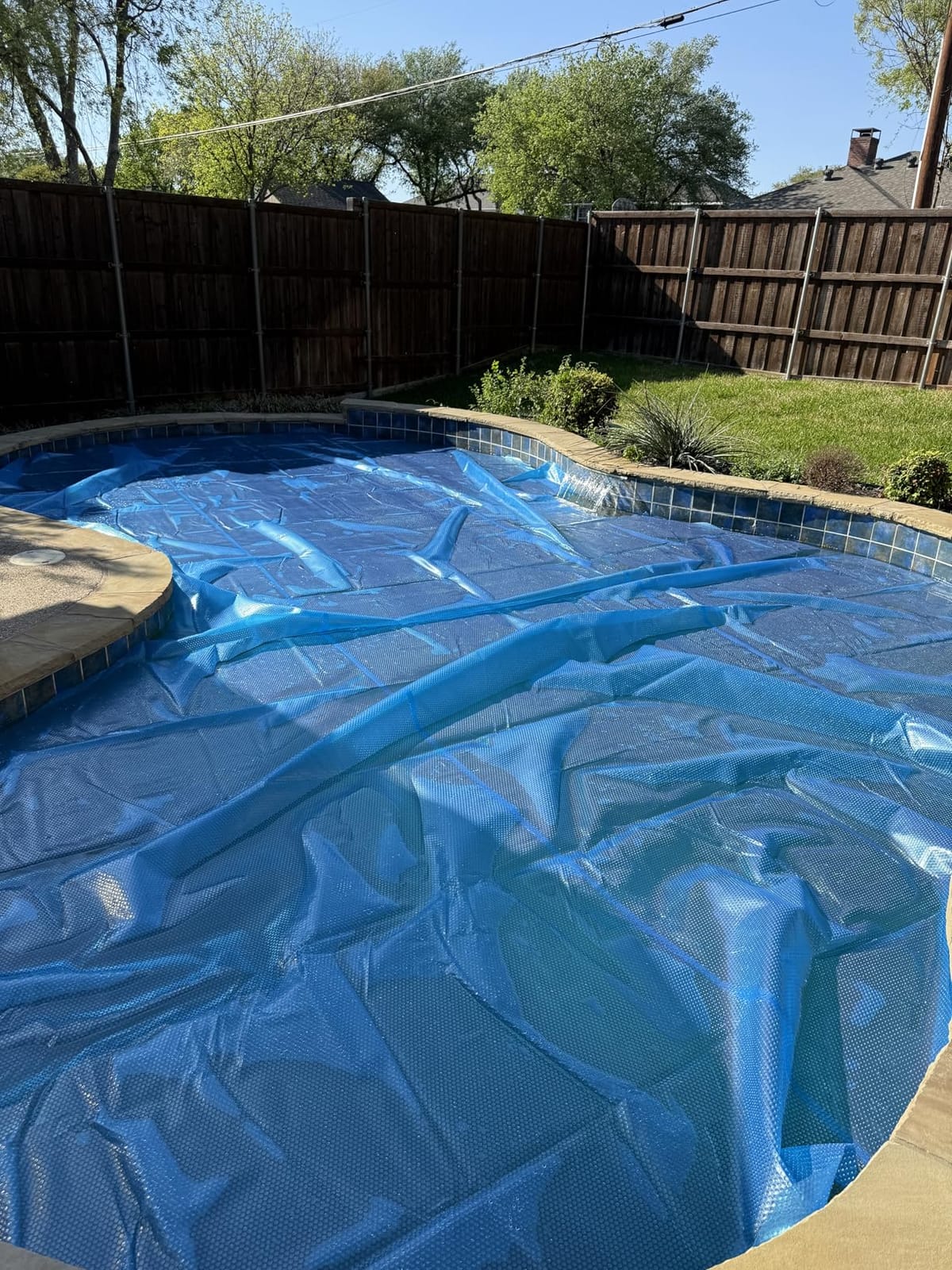 VEVOR Solar Pool Cover, 24 x 12 ft Rectangle Solar Cover 16 mil for Pools, Inground Above Ground Swimming Pool Solar Blanket with Bubble, Heat Retaining Solar Covers Blue customer photo 1