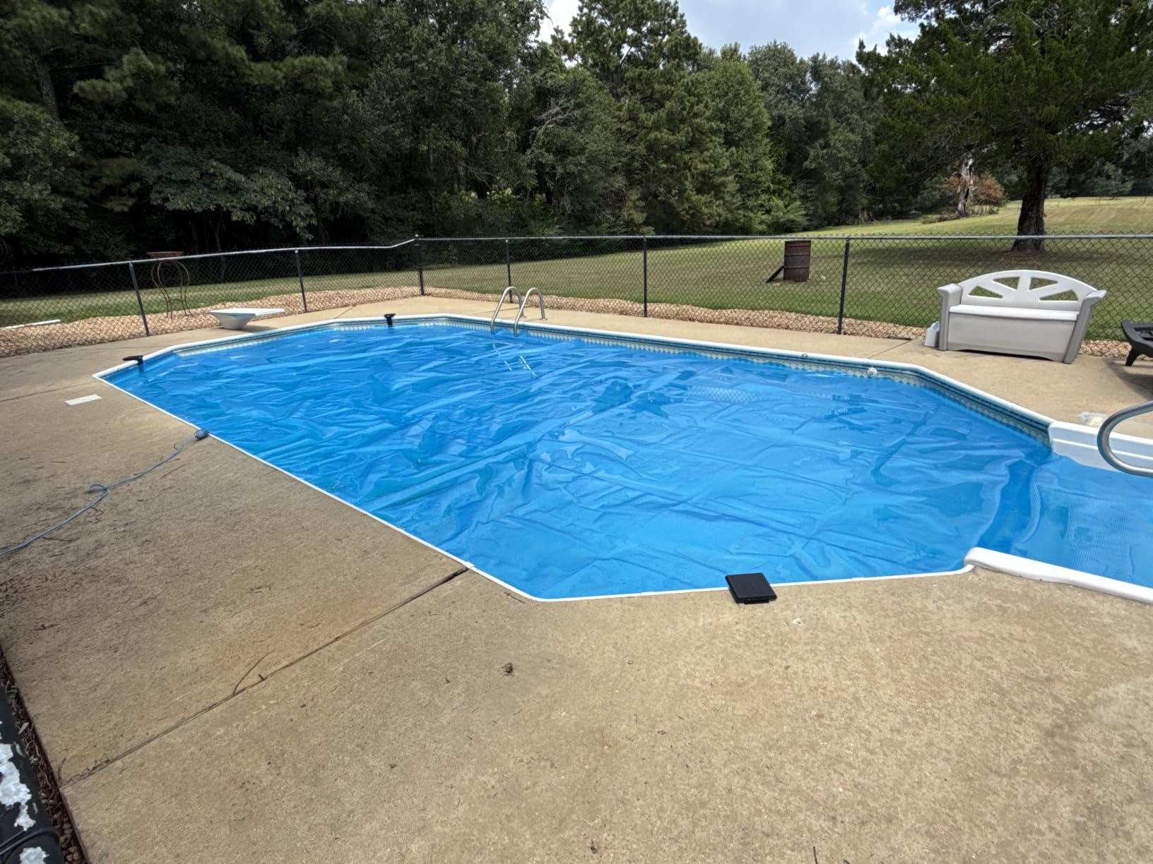 VEVOR Solar Pool Cover, 24 x 12 ft Rectangle Solar Cover 16 mil for Pools, Inground Above Ground Swimming Pool Solar Blanket with Bubble, Heat Retaining Solar Covers Blue customer photo 2