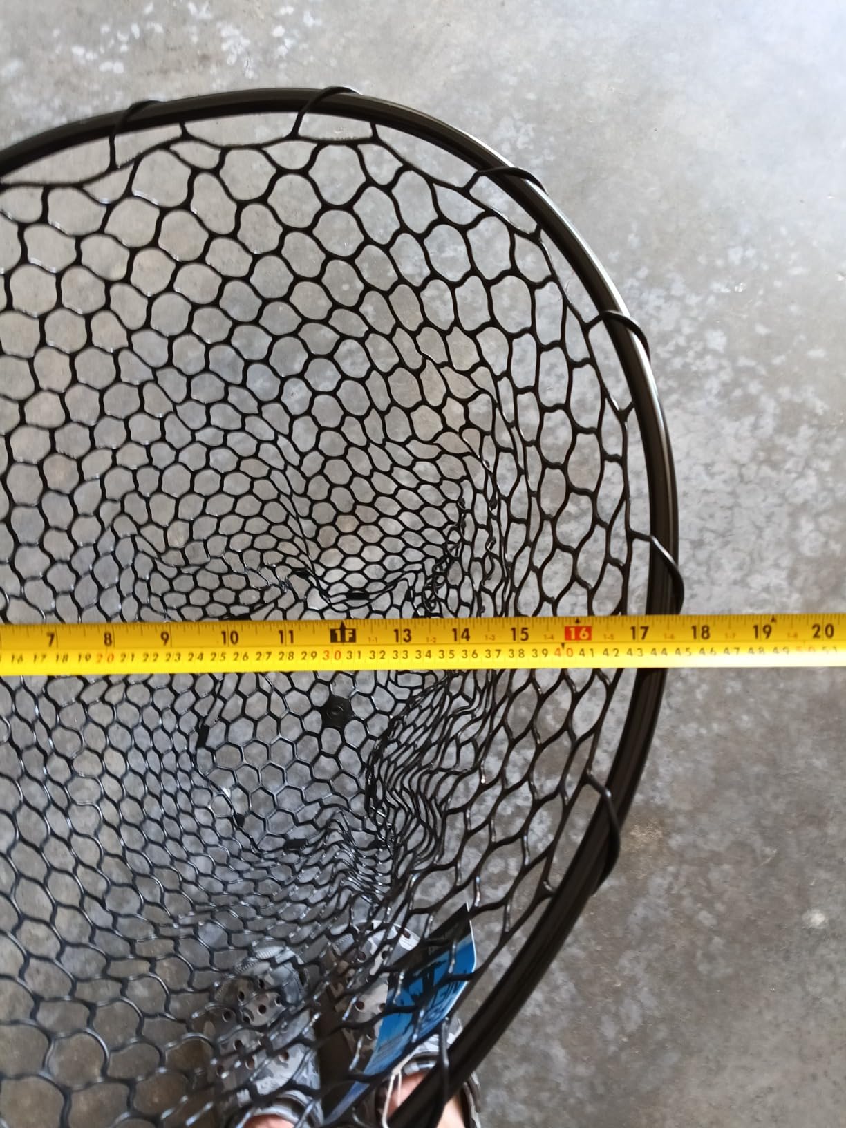 High Strength Large Landing Net, Fishing Net with Long Telescoping Handle | Soft Rubber Mesh, 60 in Max Length, 23 × 18 in Hoop, Landing Nets for Fishing, Ideal for Boat, Pier, River Angling customer photo 1