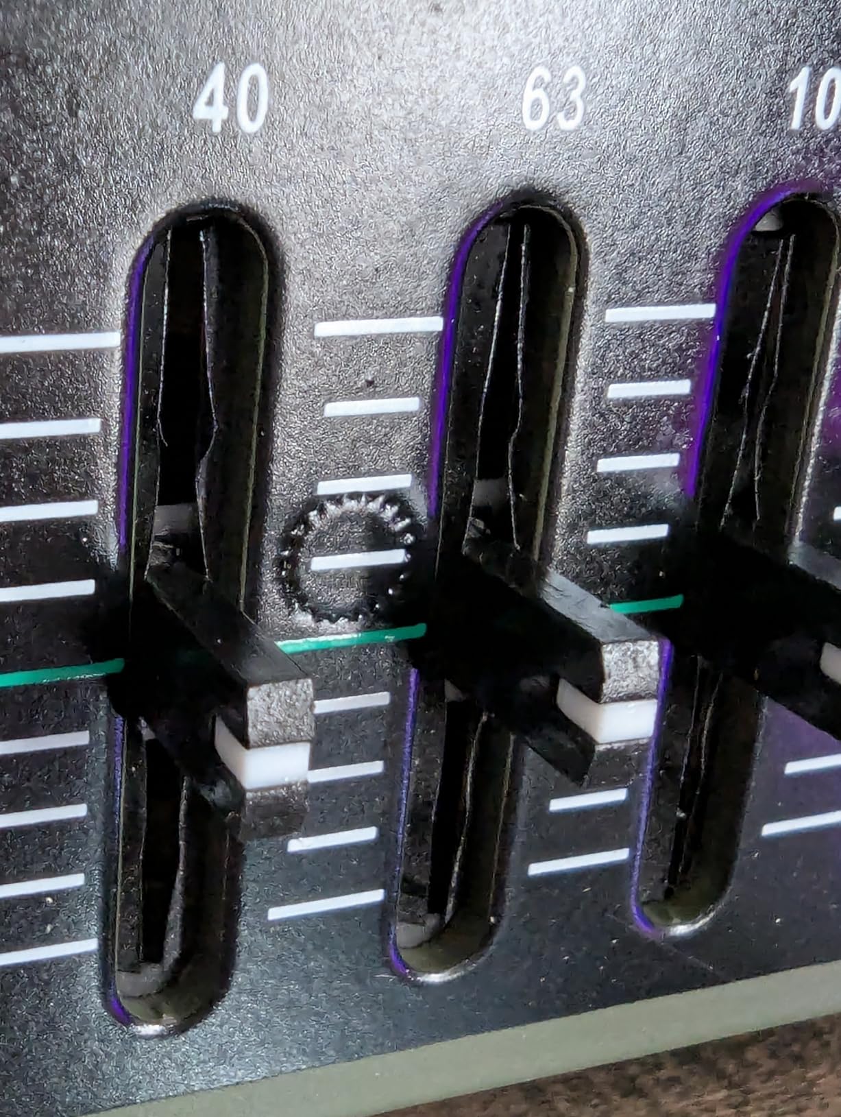 Graphic Equalizer 15-Band Stereo EQ for Home Audio, Dual Channel Professional DJ Equalizer, Noise Reduction 1U Rack Mount (EQ-215) customer photo 1