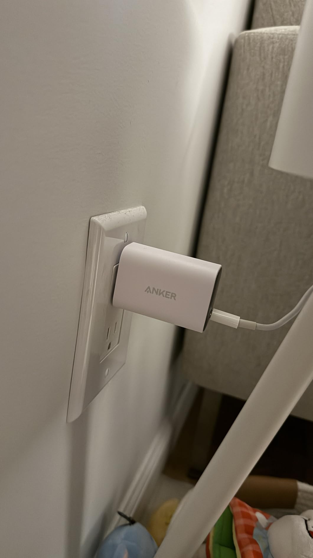 Anker Laptop Charger, 100W Foldable Type C Charger Fast Charging | For MacBook, iPhone 17 Series, and All USB C Devices, with 6FT USB-C Cable Included, Compatible with MagSafe customer photo 2