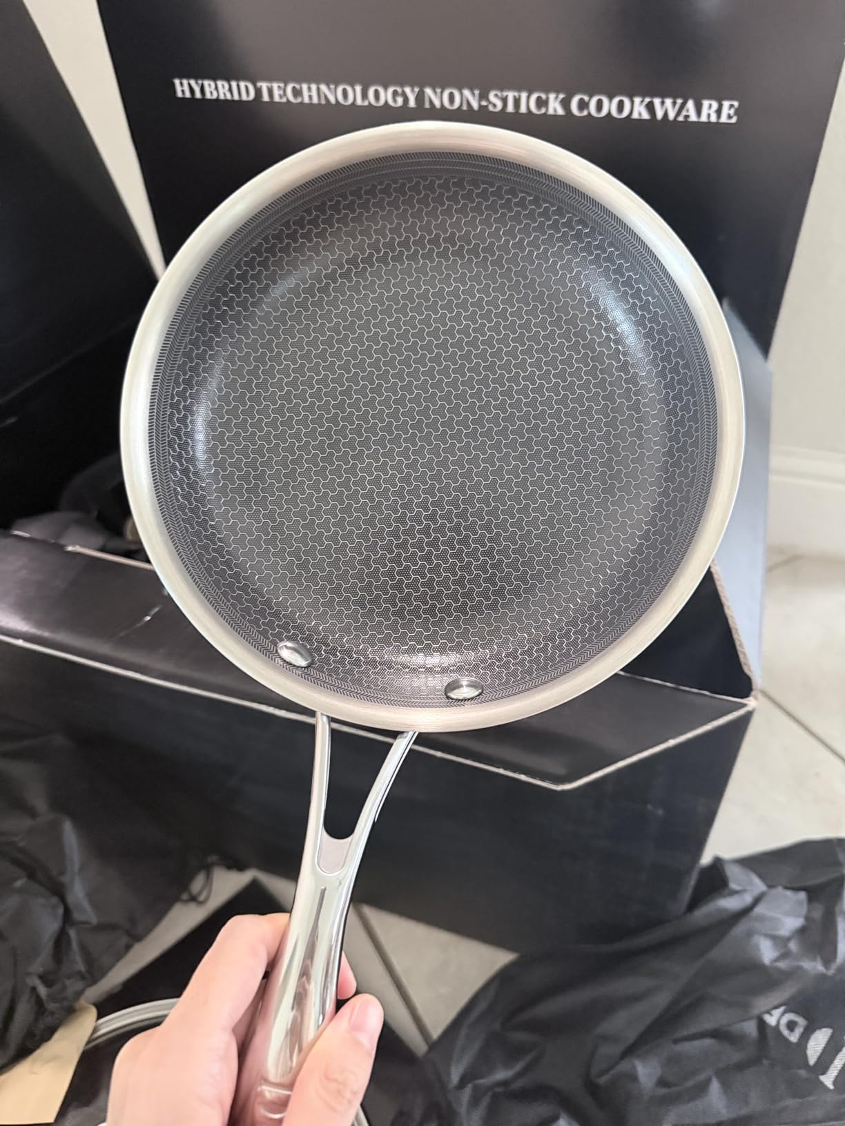 HexClad 13 Piece Hybrid Ceramic Nonstick Stainless Steel Cookware Set with Fry Pan Set, Pot Set, and Deep Sauté Pan, Induction Ready customer photo 1
