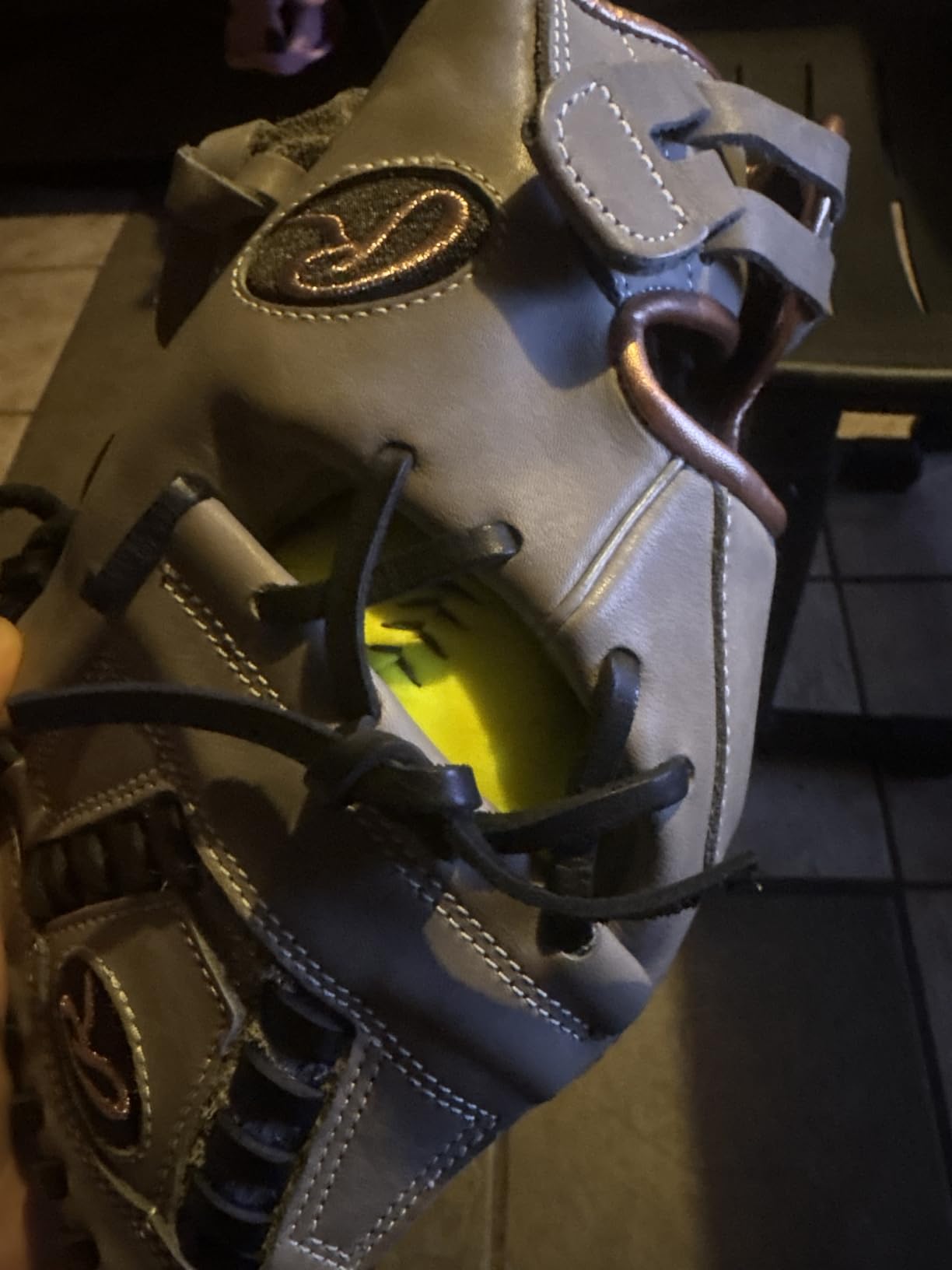 R9 Fastpitch Softball Glove | Premium Leather | Easy Break-in customer photo 2