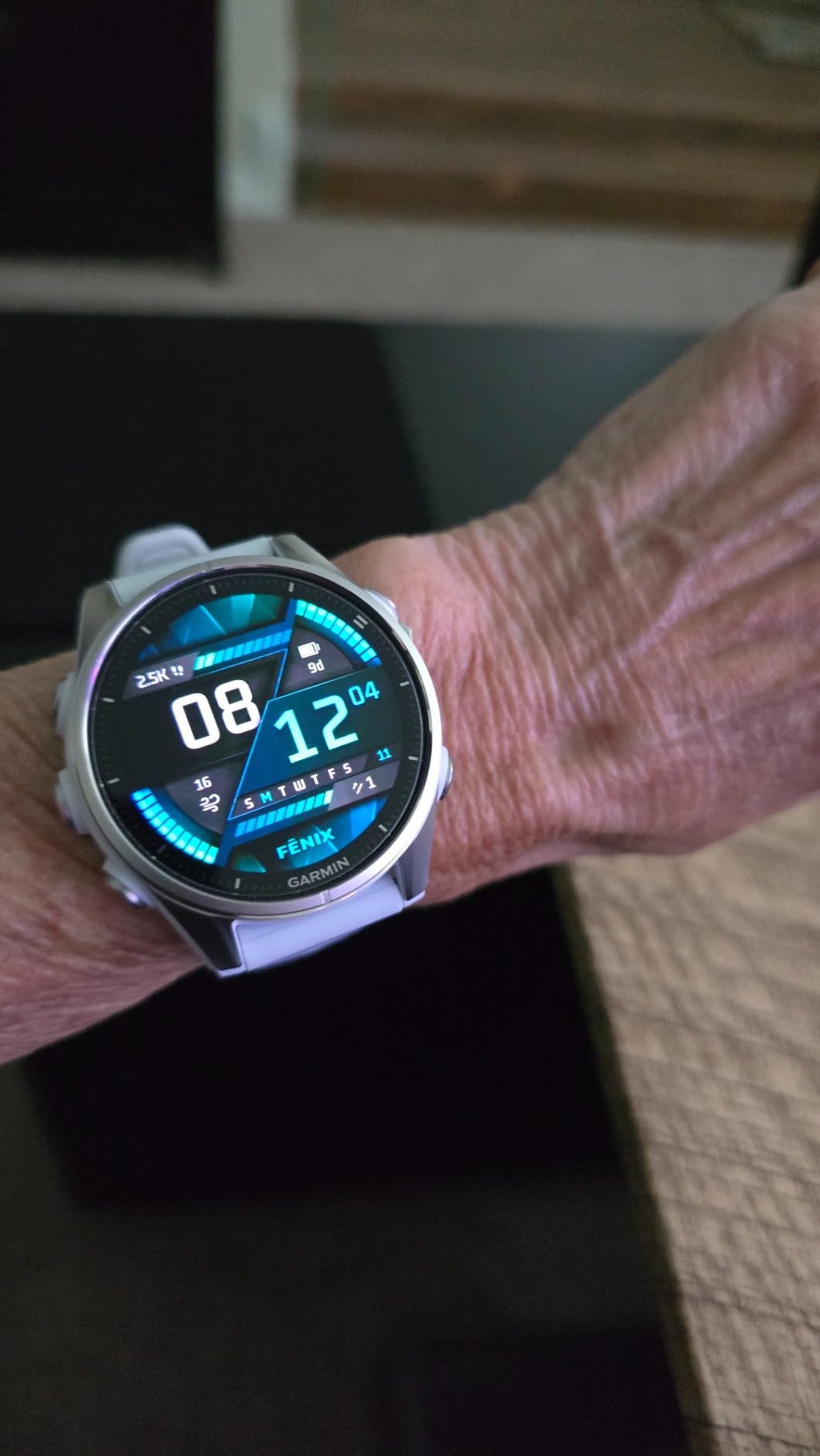 fēnix® 8, 43mm, Whitestone | Premium Multisport Smartwatch, AMOLED Display, GPS, Built-In Flashlight, Dive-Rated, Built-In Speakers & Mic customer photo 2