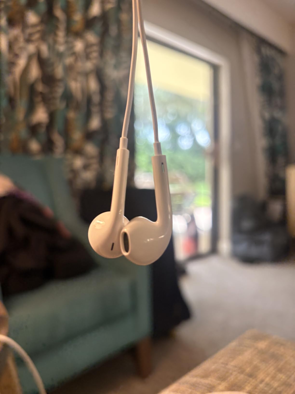 Apple EarPods Headphones with USB-C Plug, Wired Ear Buds with Built-in Remote to Control Music, Phone Calls, and Volume customer photo 1