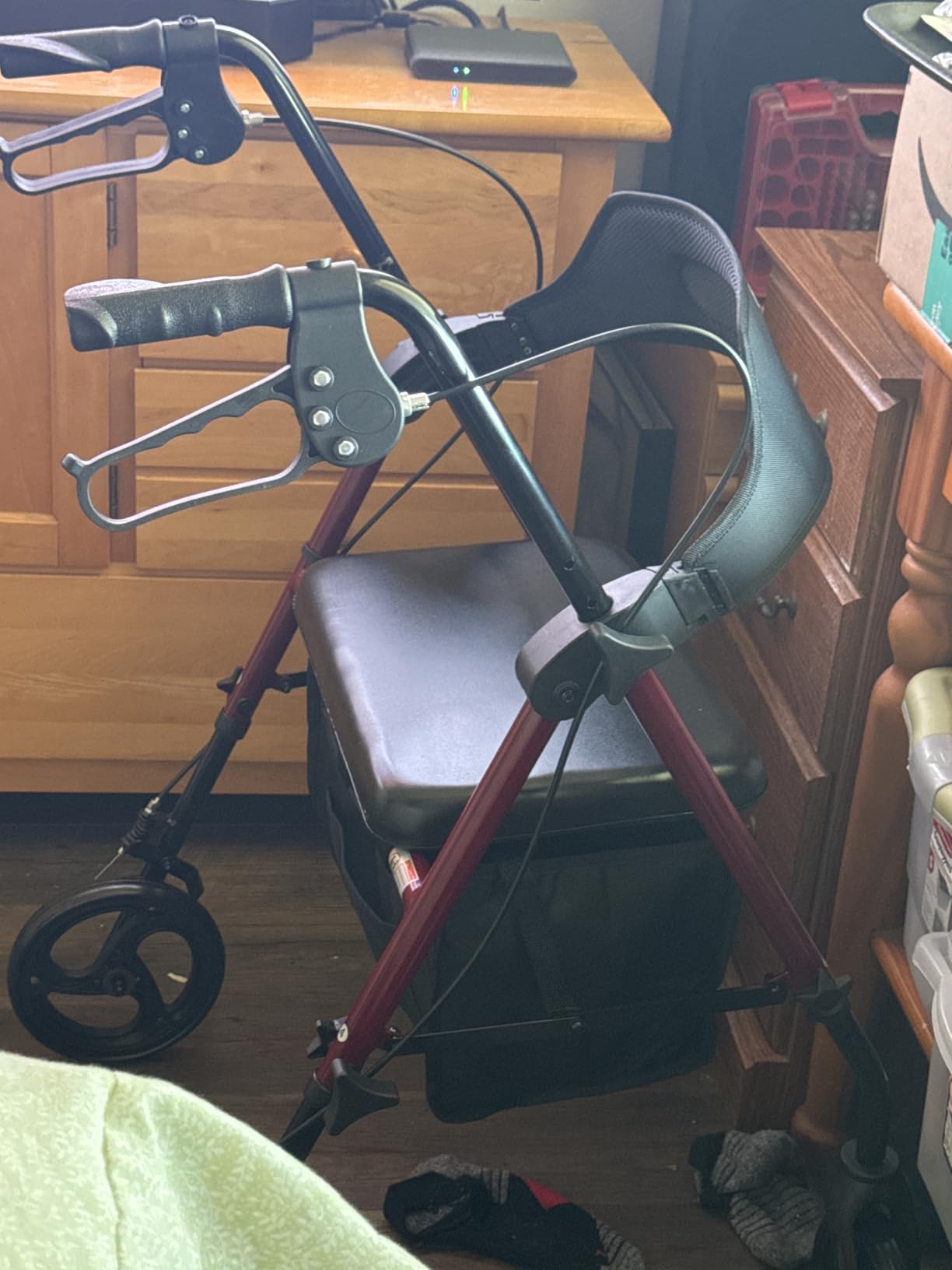HOMLAND Foldable Rollator Walker with Seat for Seniors, 16 Inch Enlarged Seat | 8 Inch Big Wheels, 16x12x1.9 Inch Thick Padded Seat, Adjustable Seat and Handle Height, Tool-Free Assembly, All Terrain Mobility Aid customer photo 1