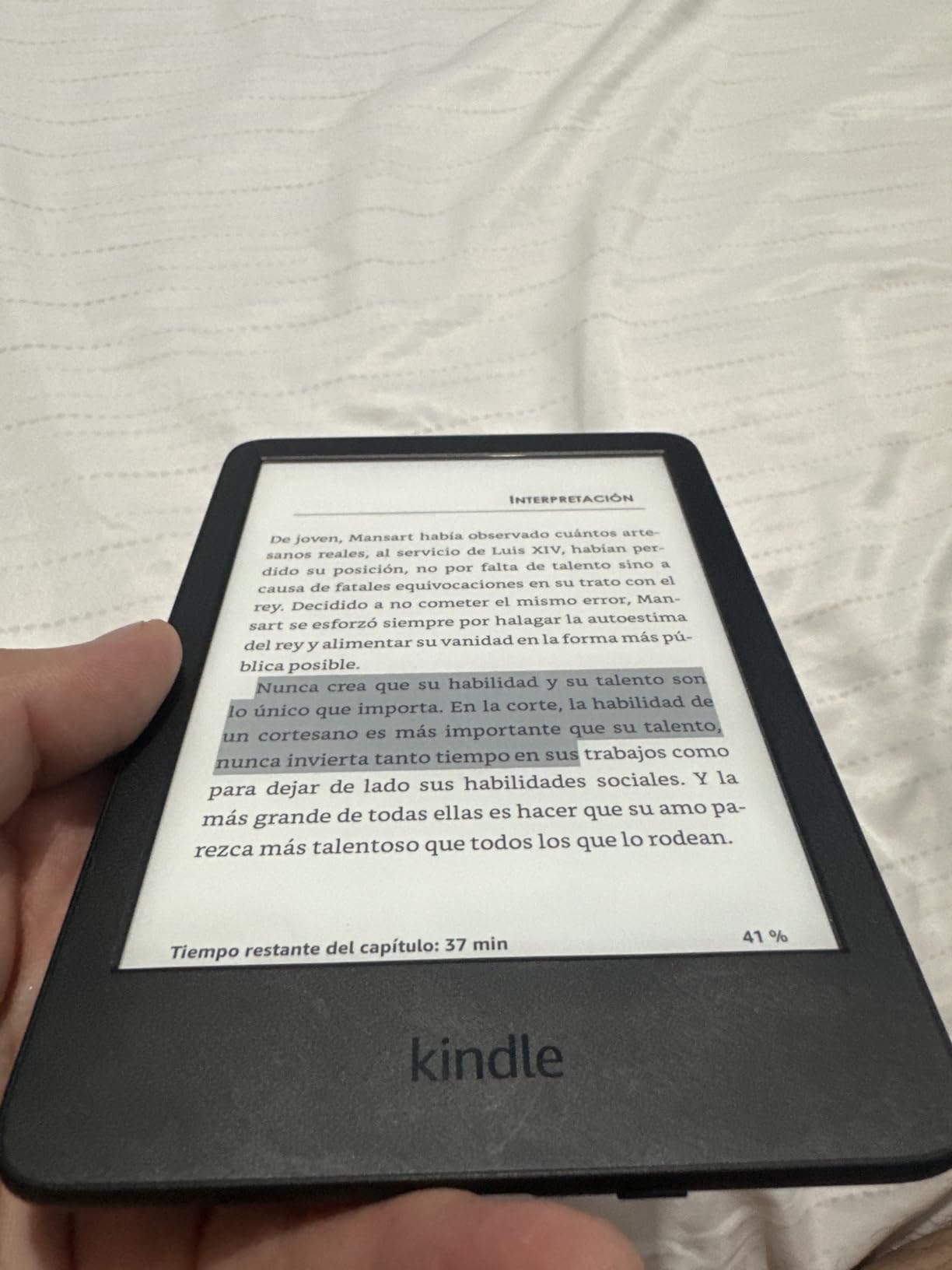 Kindle 16 GB (newest model) - Lightest and most compact Kindle, now with faster page turns, and higher contrast ratio, for an enhanced reading experience - Without Lockscreen Ads - Matcha customer photo 1