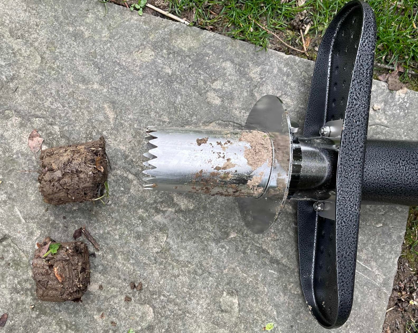 Dolibest Sod Plugger, Bulb Planter Tool with Non-Slip Grip Handle. Turf Cutter and Grass Plugger Tool with Dual Pedals, Sharp Serrations, Perfect for Zoysia, Bermuda and More (Upgrade) customer photo 2