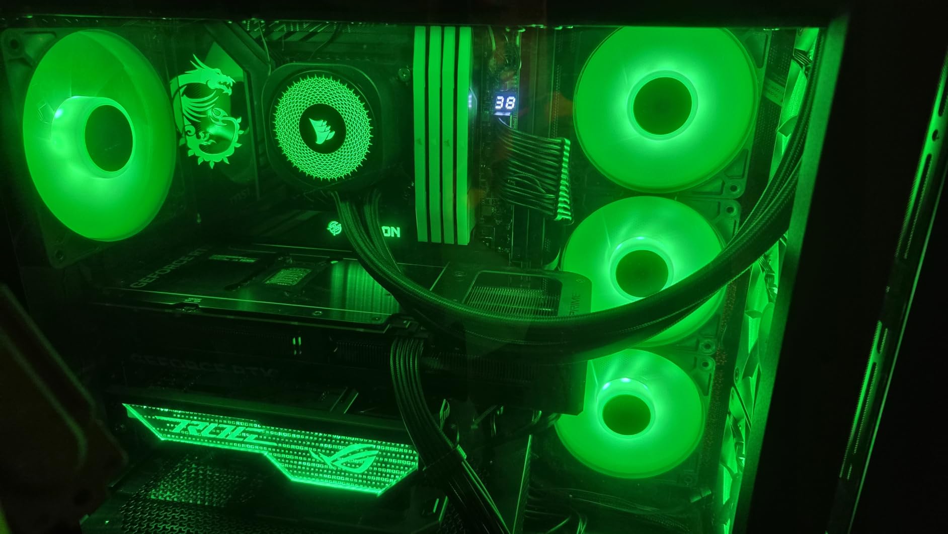 CORSAIR 4000D RS ARGB Frame Modular Mid-Tower ATX PC Case, High Airflow, 3X Pre-Installed RS Fans, InfiniRail Mounting System, ASUS BTF, MSI Zero, Gigabyte Stealth, Black customer photo 2