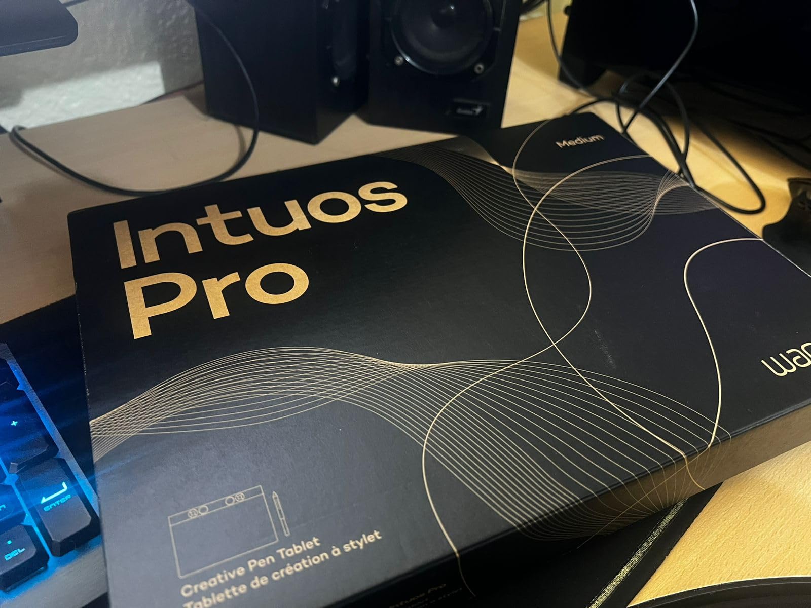 Wacom Intuos Pro Medium, Bluetooth Graphic Drawing Tablet with ProPen 3 | Premium professional pen tablet with ExpressKeys & Dials for shortcuts; ideal for animation, photo, video & 3D pros customer photo 1