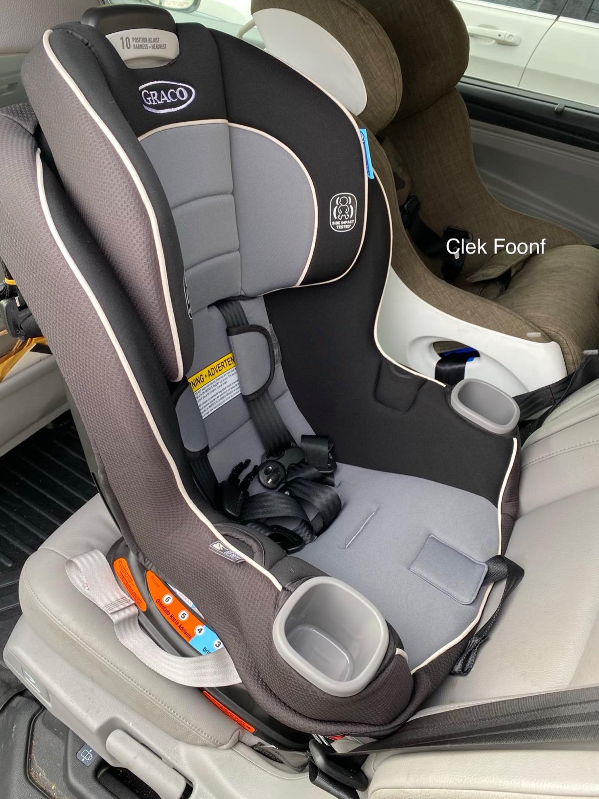 Graco Extend2Fit Convertible Baby Car Seat, Rear and Forward Facing, Adjustable Extension Panel for Extra Legroom, Kenzie customer photo 1
