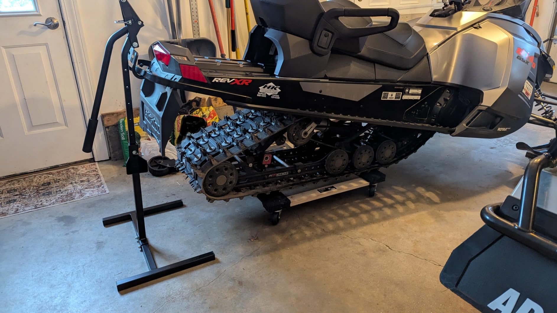 Snowmobile Lever Lift Stand,Fit Most Snowmobile,Support up to 2000 lbs | Snowmobile Jack Track Stand for Yamaha/Polaris etc, w/ Handlebar Cup,Easy Track/Ski/Shock Repair&Garage,Max 33