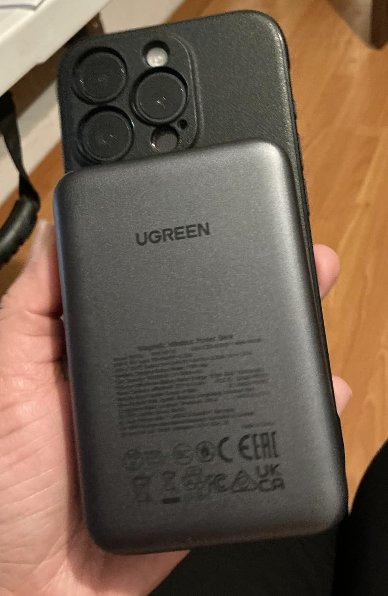 UGREEN 10000mAh Qi2 15W Slim Magnetic Power Bank PD 20W for iPhone 17 customer photo 2
