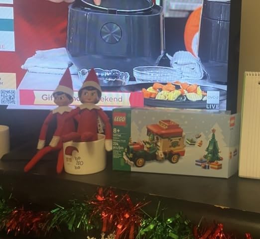 LEGO Santa's Delivery Truck Building Toy for Kids - Construction Set for Play or Christmas Decor - Building Blocks for Girls & Boys, Ages 8+ - Holiday Craft Ideas - 40746 customer photo 1