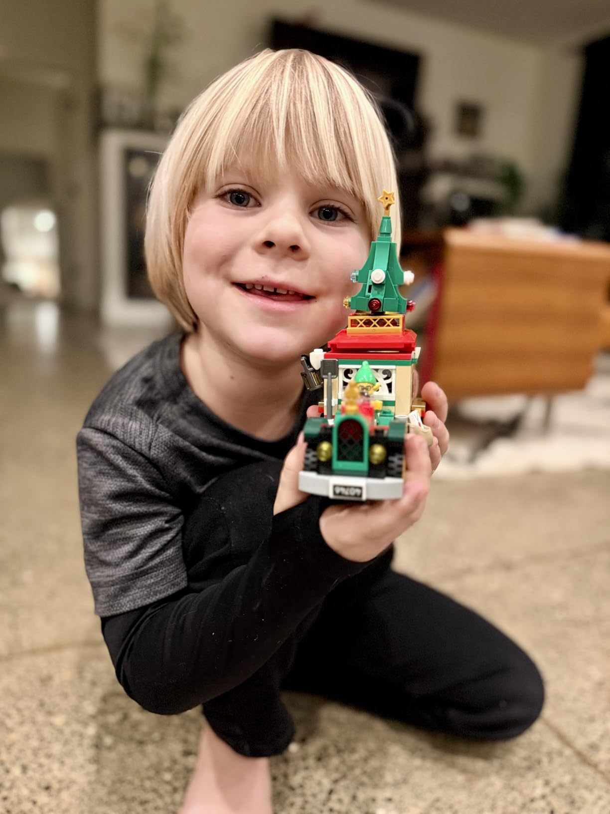 LEGO Santa's Delivery Truck Building Toy for Kids - Construction Set for Play or Christmas Decor - Building Blocks for Girls & Boys, Ages 8+ - Holiday Craft Ideas - 40746 customer photo 2