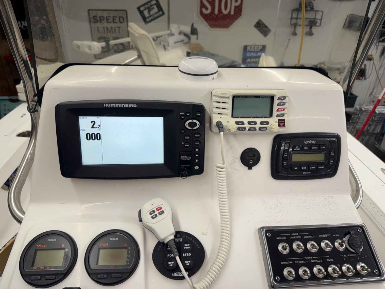 Humminbird XPLORE Series GPS Fish Finder MEGA Side Imaging+ & HD Touchscreen Display customer photo 2