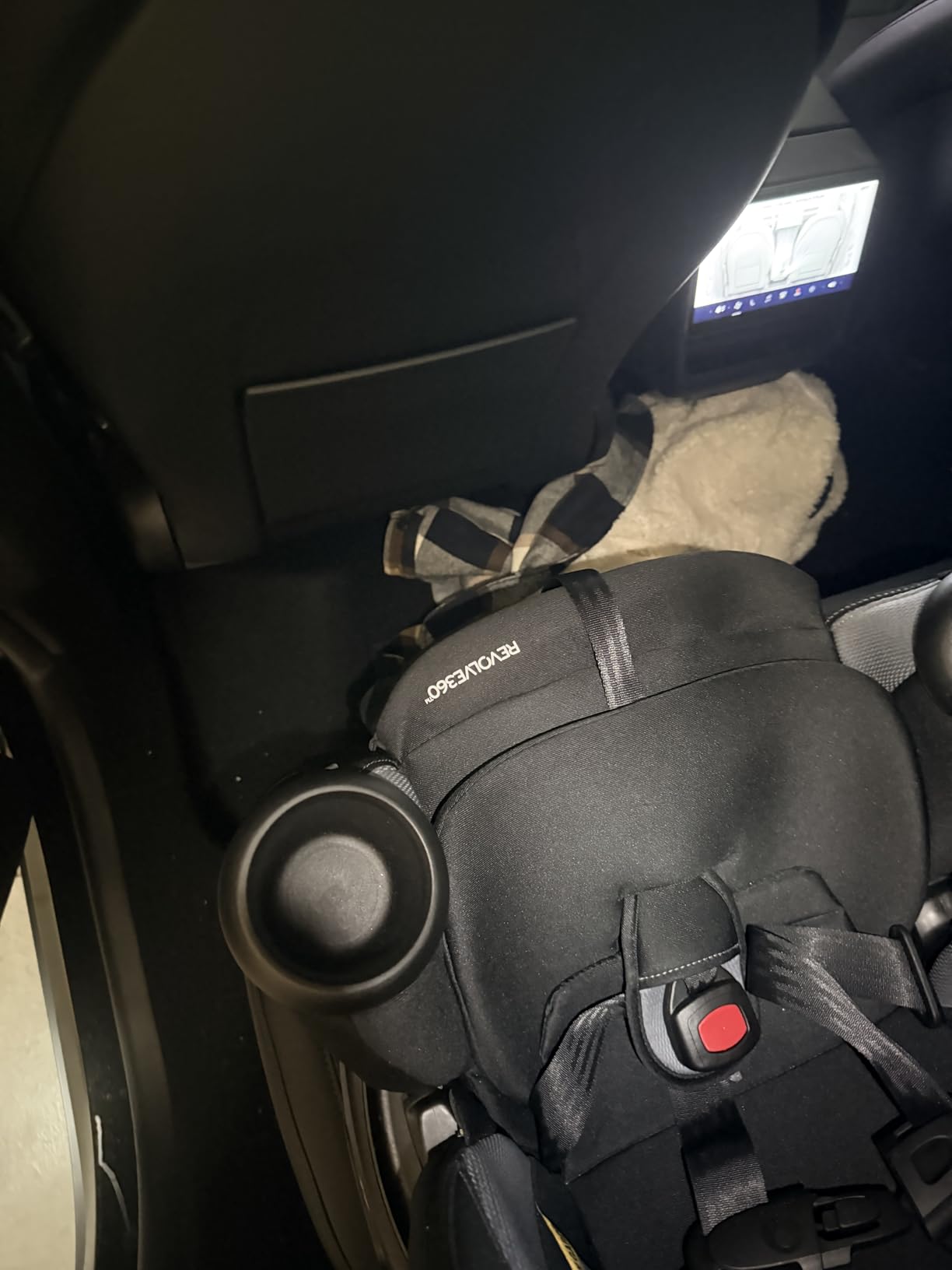 Evenflo Revolve360 Extend All-in-One Rotating Car Seat, Quick Clean Cover, Rear-Facing, Forward-Facing, Highback Booster, Infant to 12 Years, Rockland Green customer photo 1