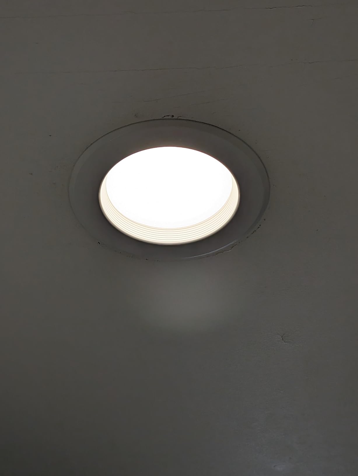 Feit Electric 5/6in LED Recessed Downlight Retrofit Kit, 75W Eq | Dimmable, Adjustable White 2700K-5000K, 90 CRI, 925 Lumens, 50,000-Hour Lifetime, E26 Adapter, 6 Pack customer photo 2