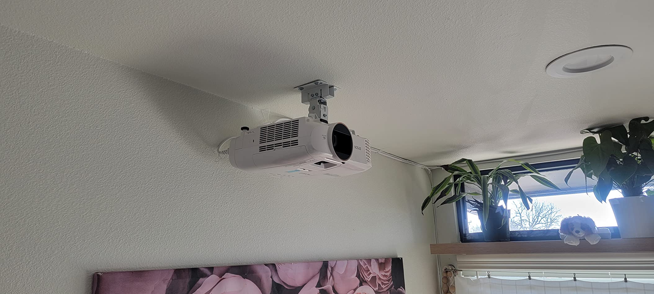 Mount-It! Projector Ceiling Mount and Wall Mount with Adjustable Arm, Universal Projector Mount for LCD/DLP Projectors, Flush Mount Option, Built-in Cable Management, 40lb Capacity, Black customer photo 1