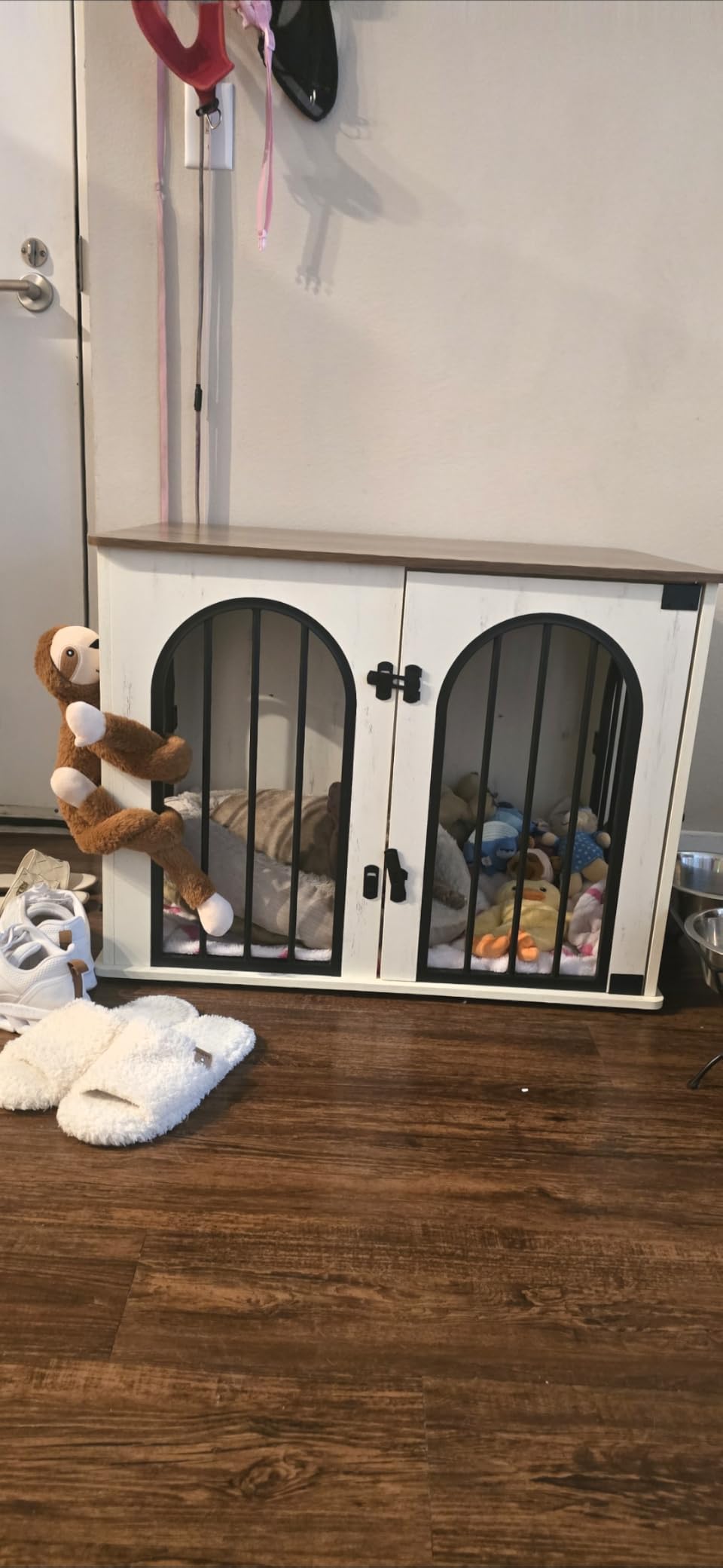Hzuaneri 31.5'' Dog Crate Furniture, Dog Kennel Indoor for Small/Medium Dogs, Wooden Dog Cage Heavy Duty Dog Crate Decorative Pet House End Side Table TV Stand, White Brown customer photo 1