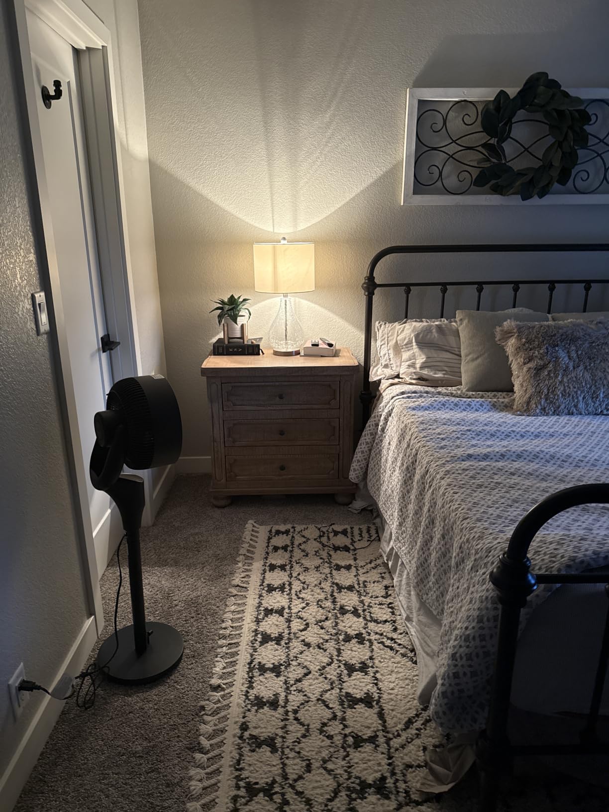 DREO Fan for Bedroom, 2026 Upgraded, 90ft Airflow, 20dB Quiet Fan, 90° Oscillating Standing Fan for Whole Room, DC Motor, 8+H Speeds, 3 Modes, 38-42'' Adjustable Height, 8H Timer, 105° Manual Vertical customer photo 1