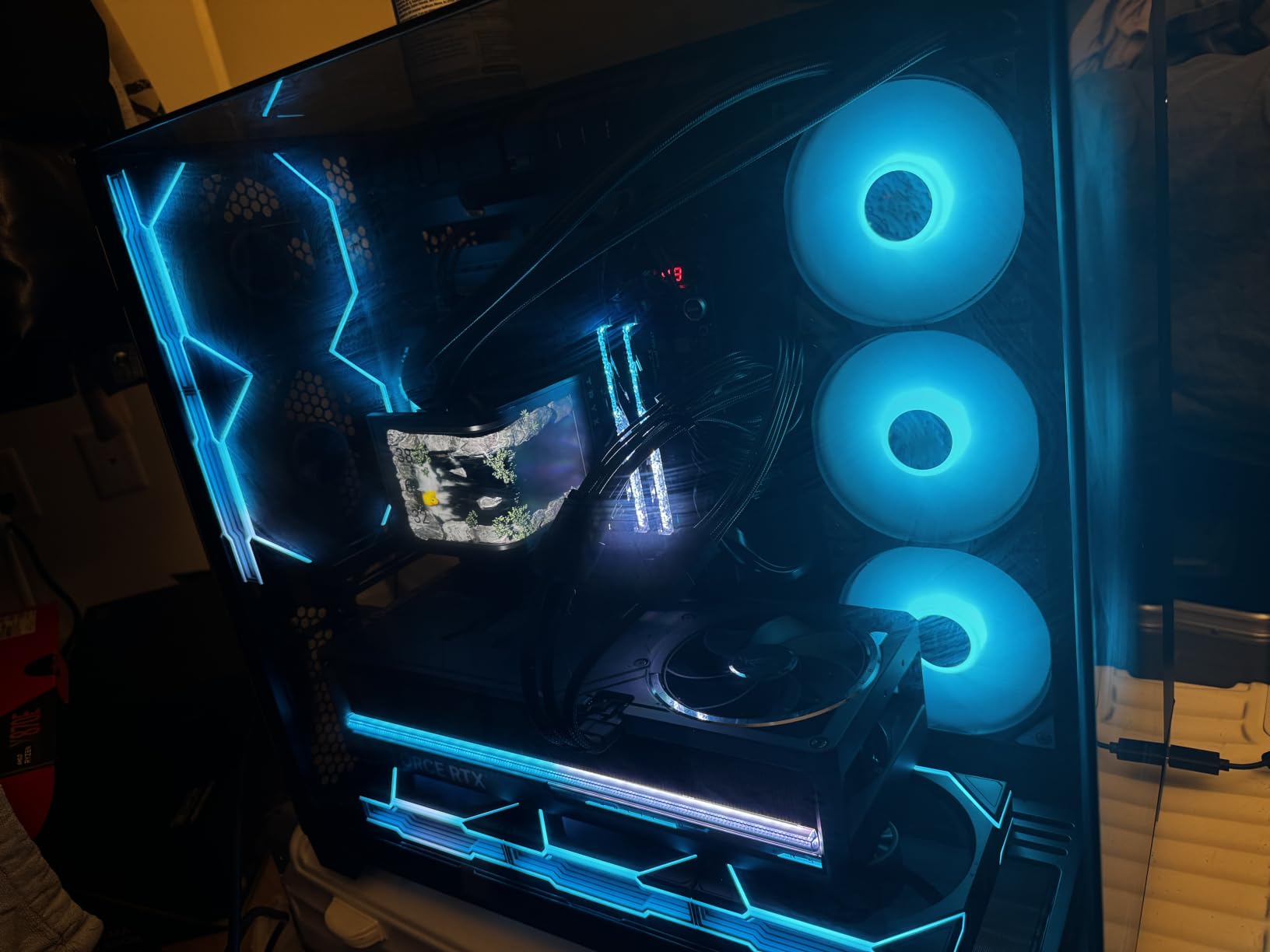 ASUS ROG Astral GeForce RTX 5080 16GB GDDR7 OC Edition Gaming Graphics Card customer photo 2