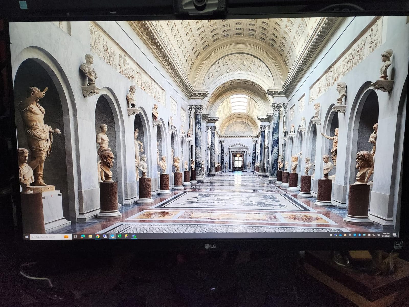 LG 27UP650K-W 27-inch Ultrafine 4K UHD (3840 x 2160) IPS Computer Monitor, 60Hz, 5ms, DisplayHDR 400, Reader Mode, Flicker Safe, HDMI, DisplayPort, Tilt/Height/Pivot Adjustable Stand, White customer photo 2