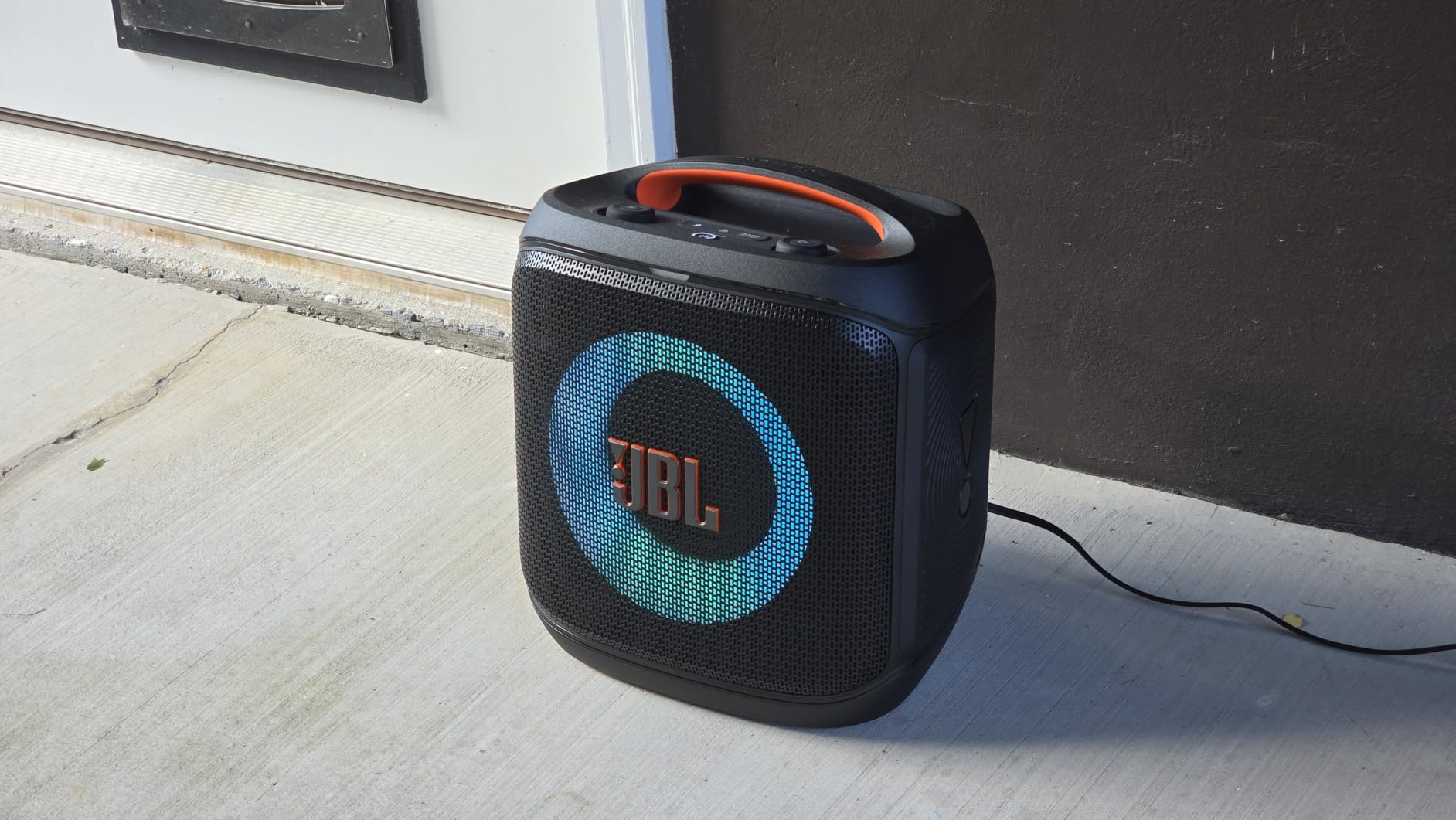 JBL PartyBox Encore Essential 2 Portable Speaker, AI Sound Boost - Black | Dynamic Lightshow, up to 15 Hour Battery, Mic And Guitar Inputs, Auracast Stereo Link, App Control, Splash Proof customer photo 1